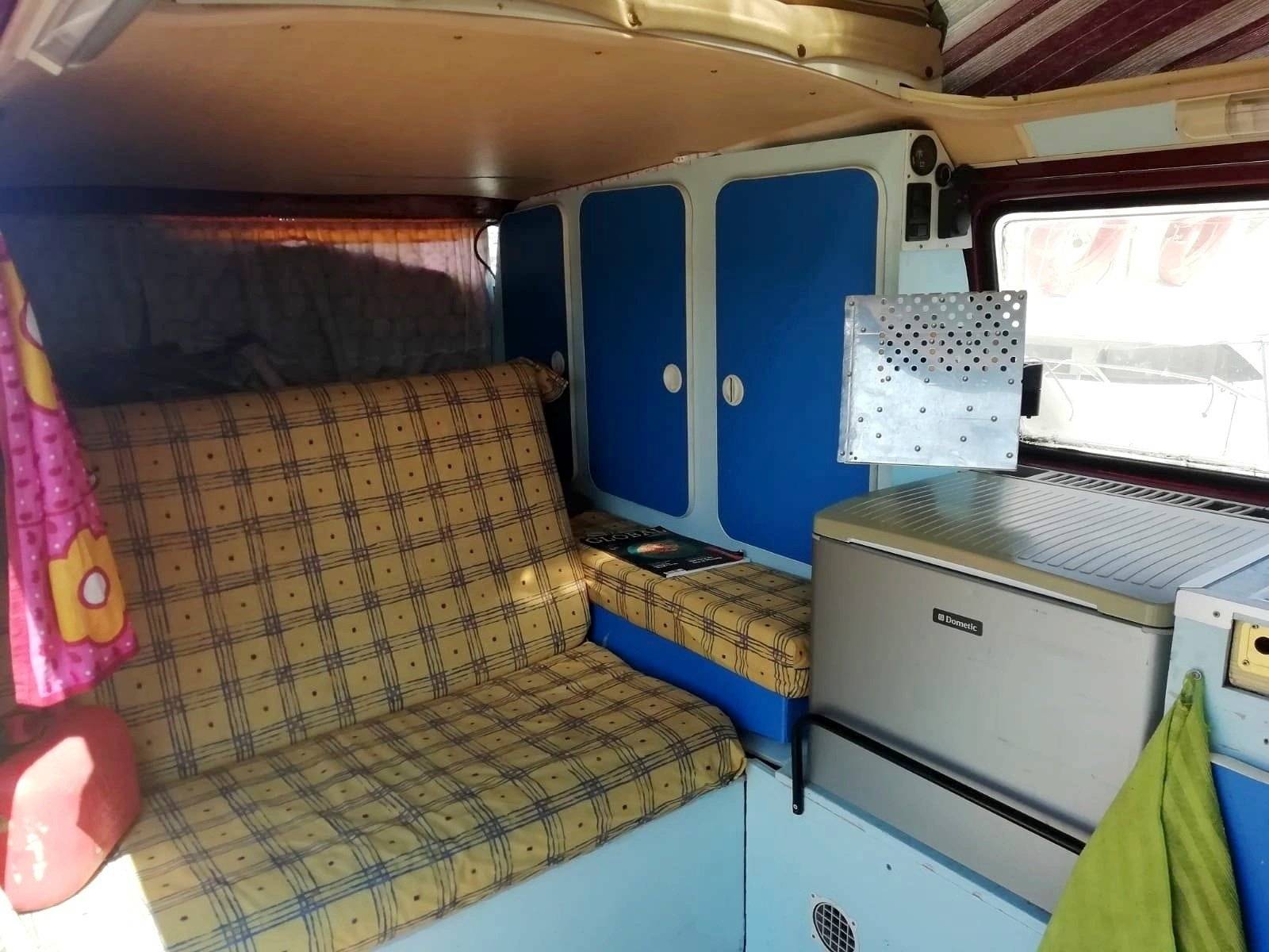 Berth Volkswagen Transporter T3 1.6D - Yescapa