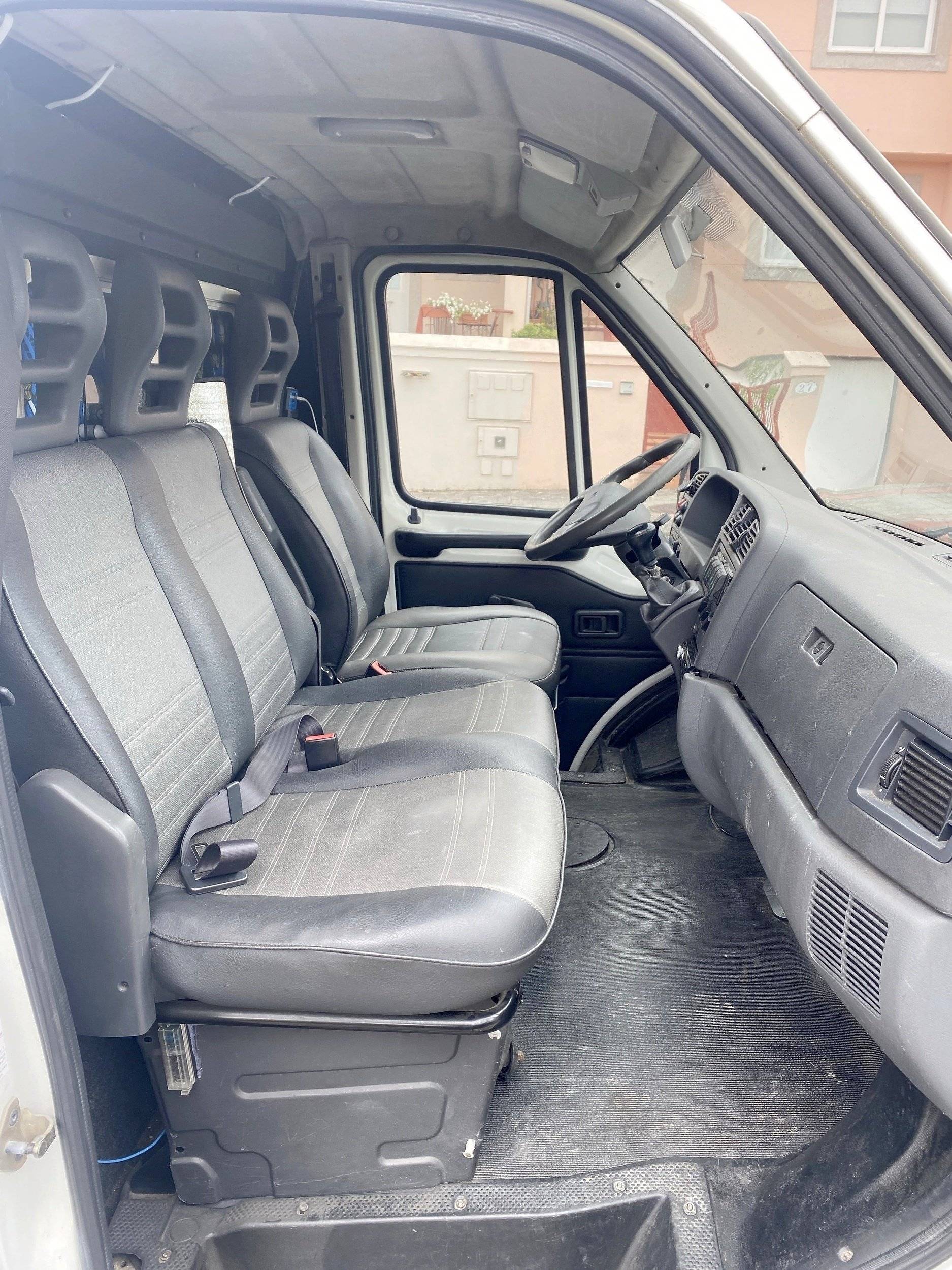 Driver's compartment Fiat Ducato 2.8L 127 cv - Yescapa