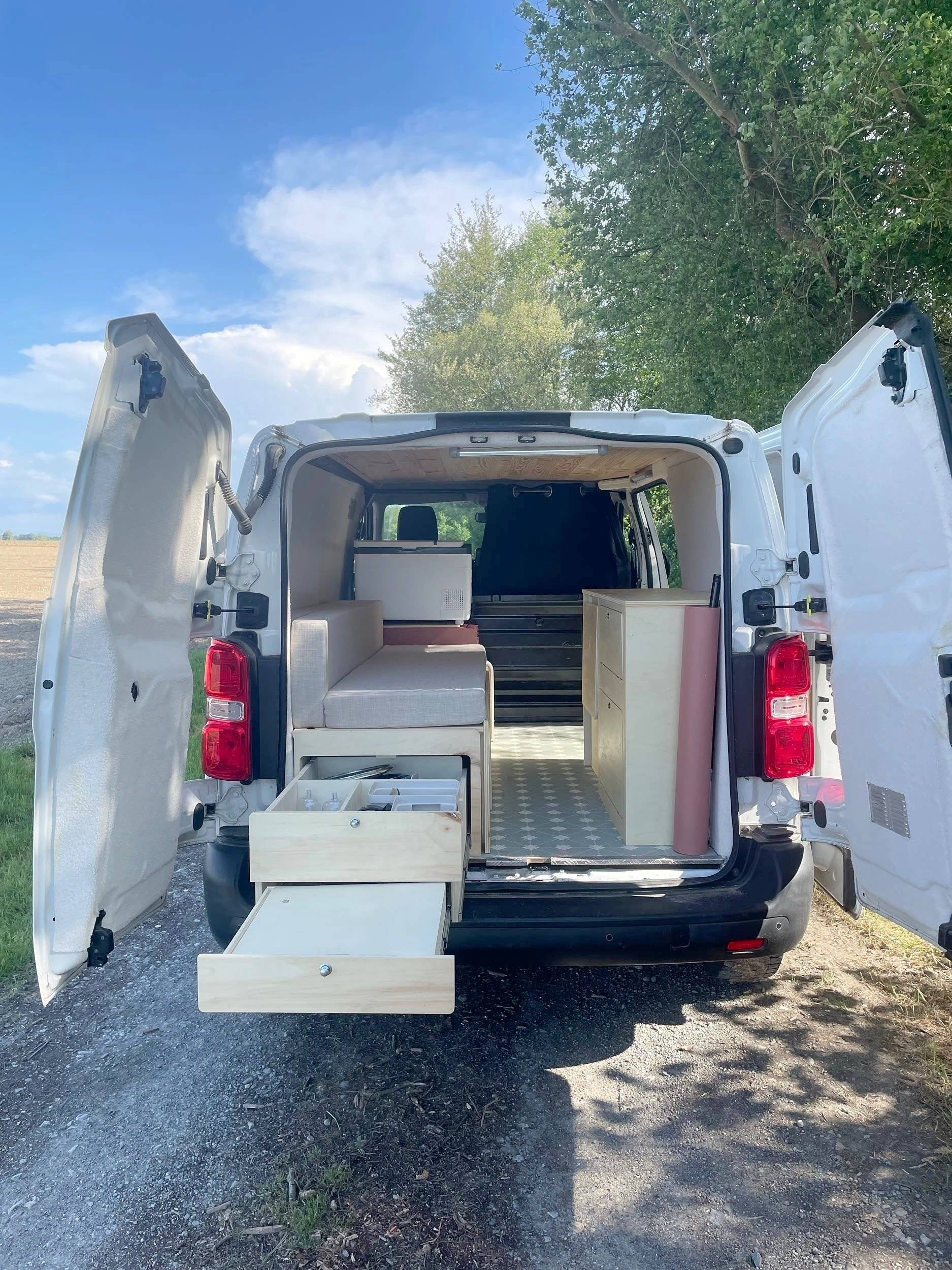 Menjador Peugeot Expert Court 2,0L HDI 120CV - Yescapa