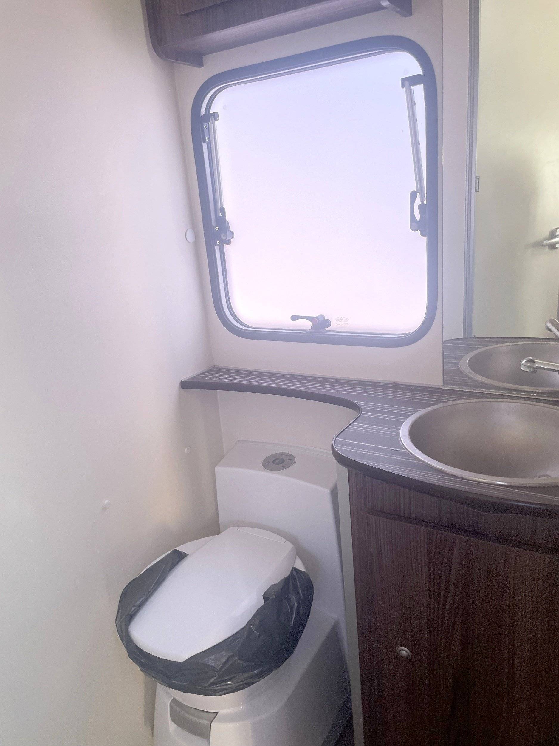 Adria 660 Dp