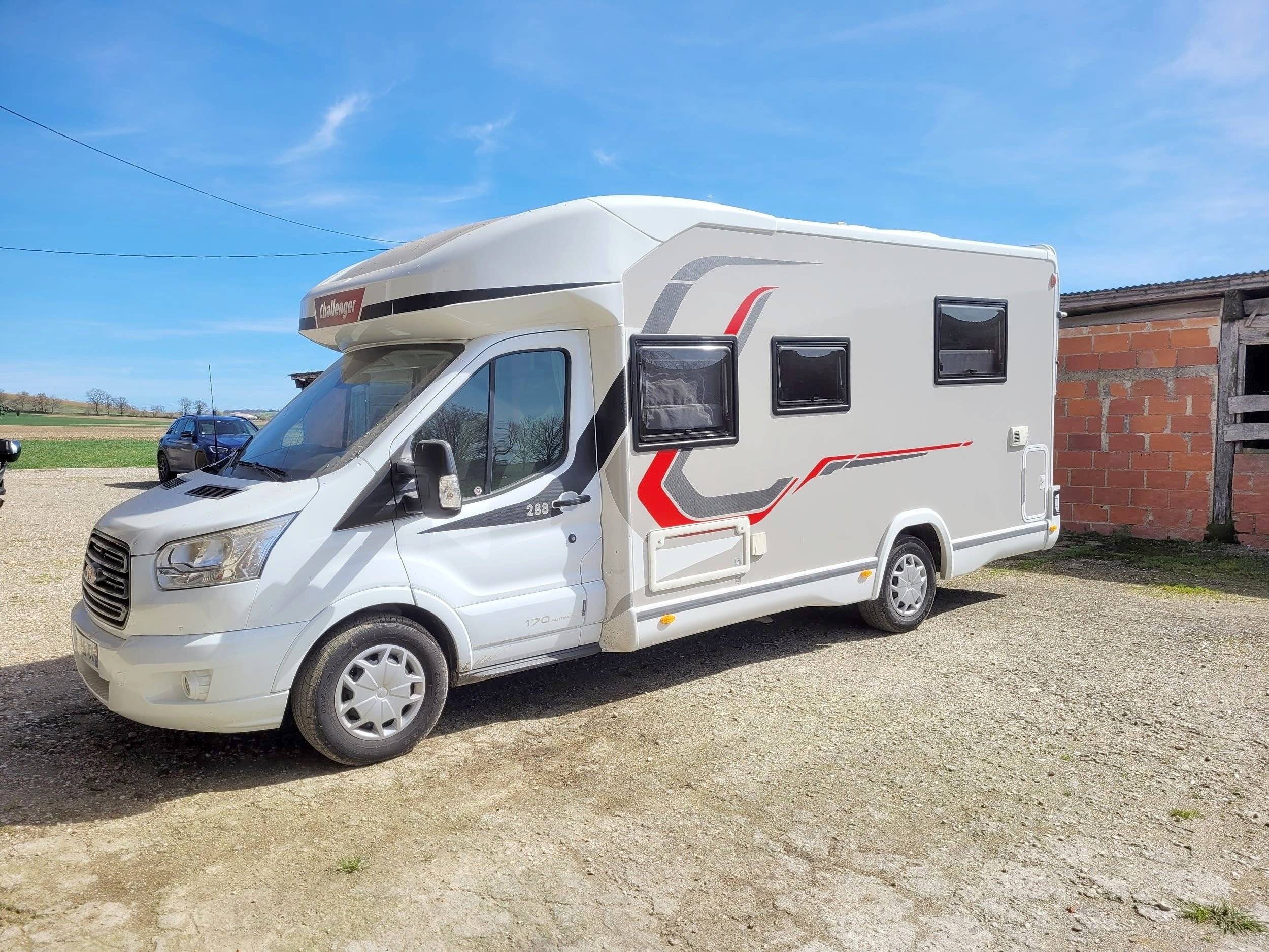 Challenger Graphite 288 , 170 PS