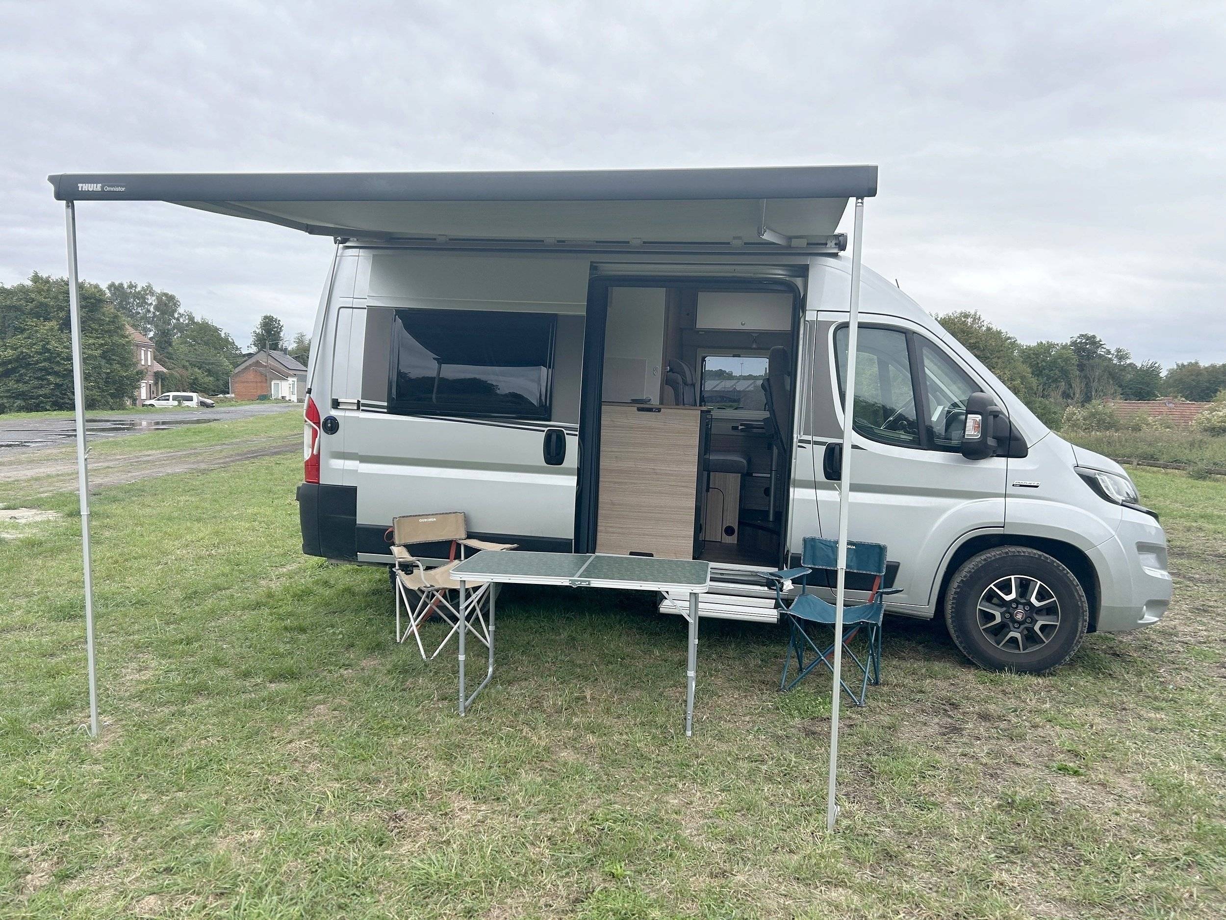 Vue avant de 3/4 Fiat Fiat Ducato - Yescapa
