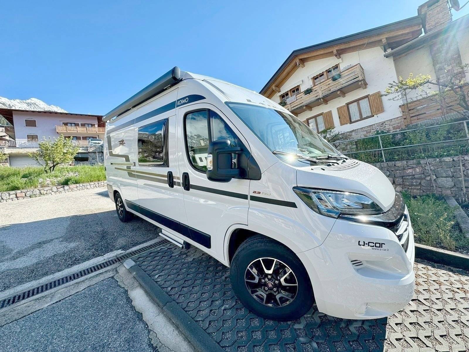 Vista frontale a ¾ Fiat 2,3 l 130 ch - Yescapa