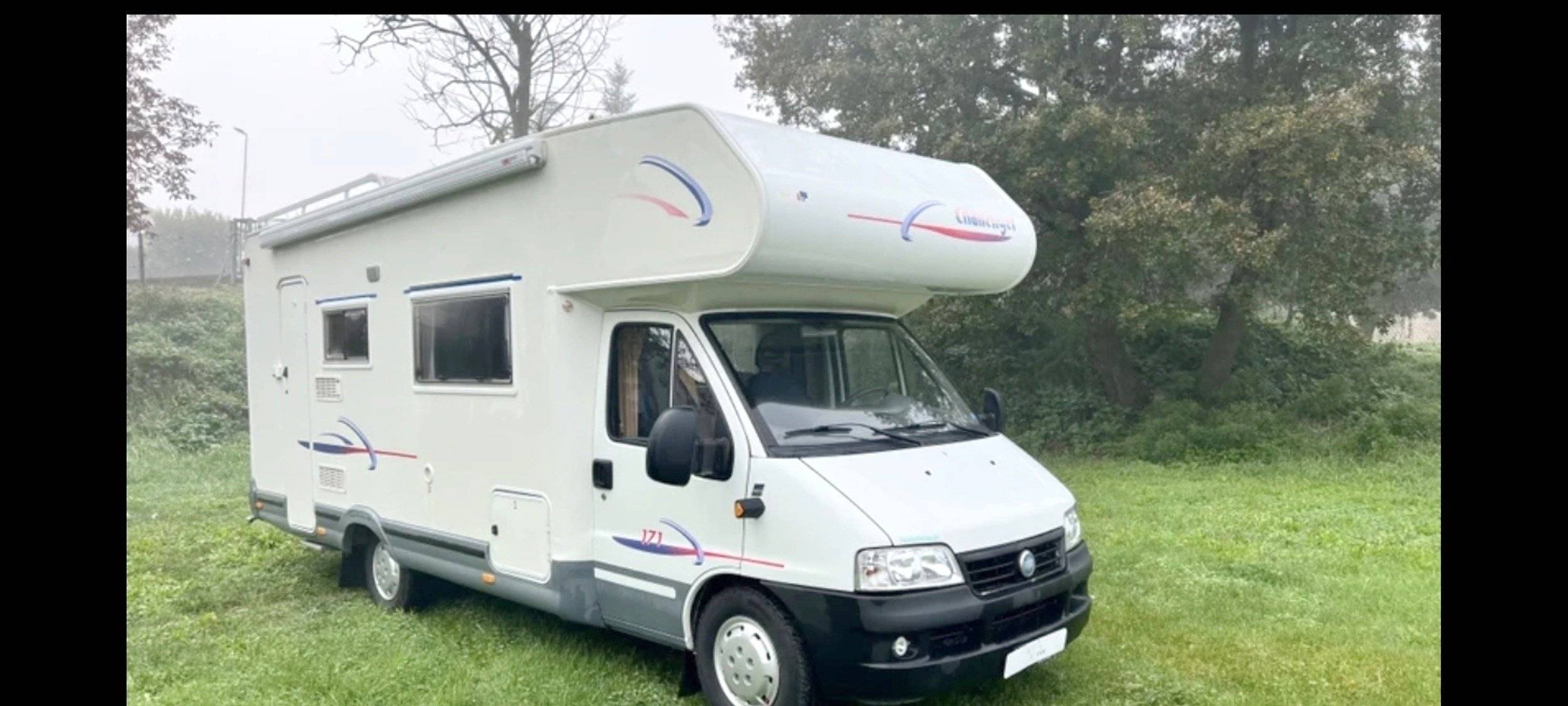 Front view from 3/4 Fiat - Yescapa