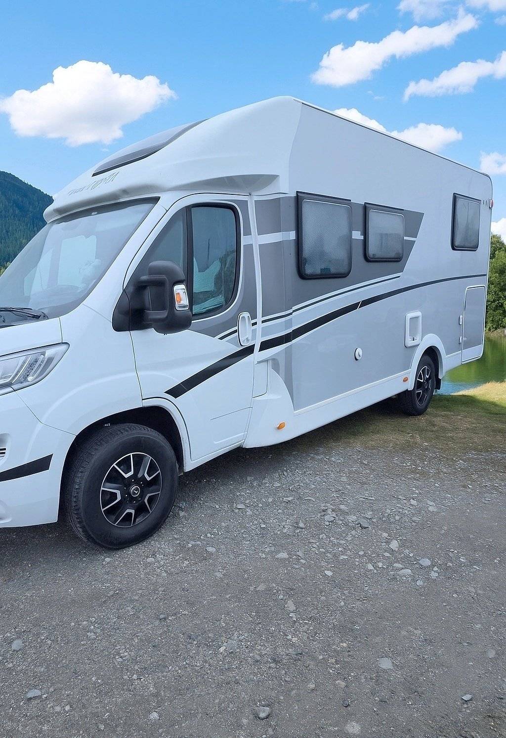 schräge Vorderansicht Citroën Jumper 1,6 l 95 ch - Yescapa