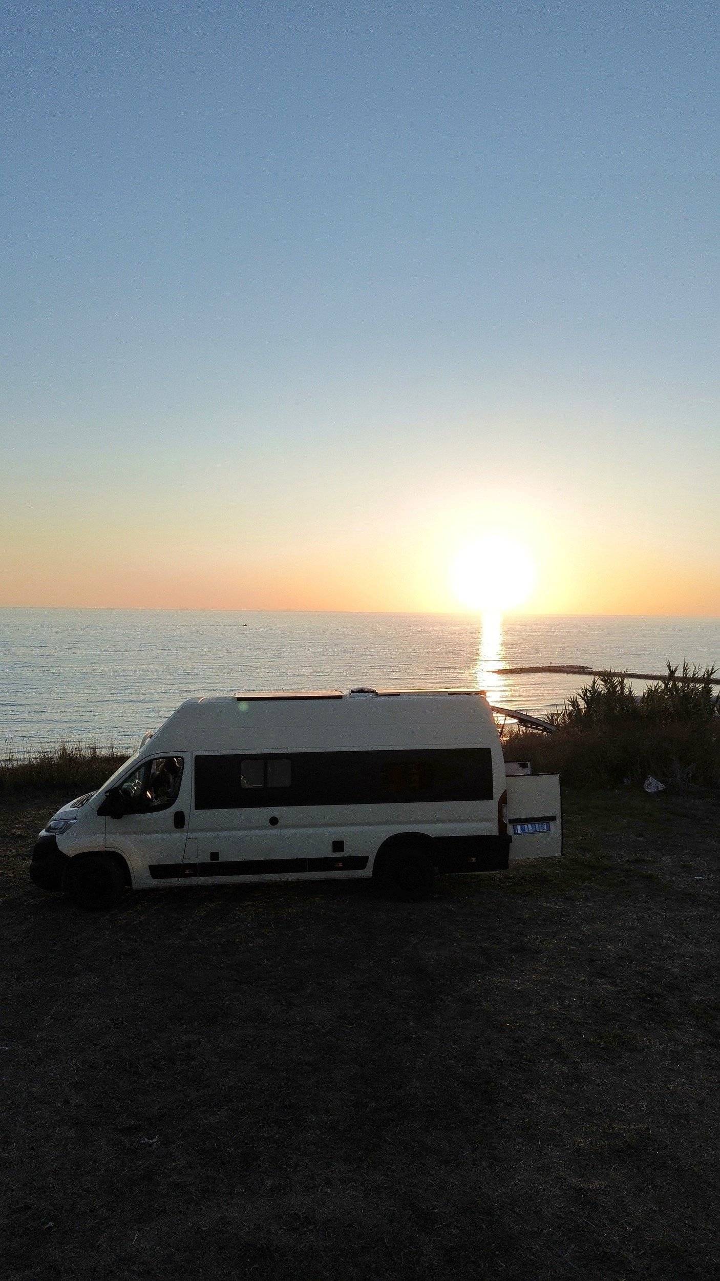 Vue avant de 3/4 Fiat Ducato 2,3 l Multijet 130 ch. - Yescapa