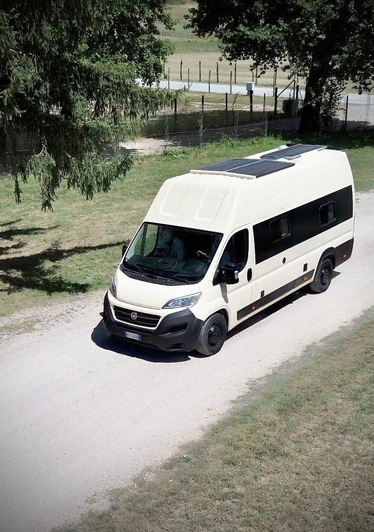 Front view from 3/4 Fiat Ducato 2,3 l Multijet 130 ch. - Yescapa
