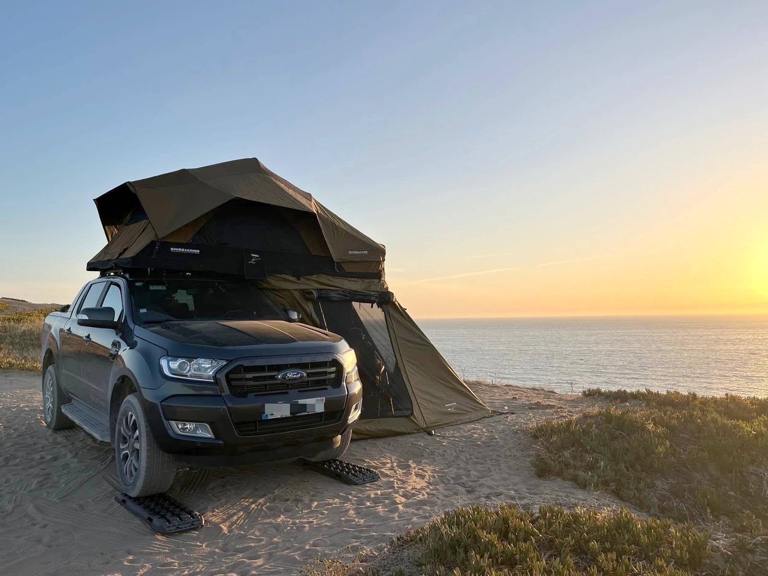Vista frontale a ¾ Ford - Yescapa