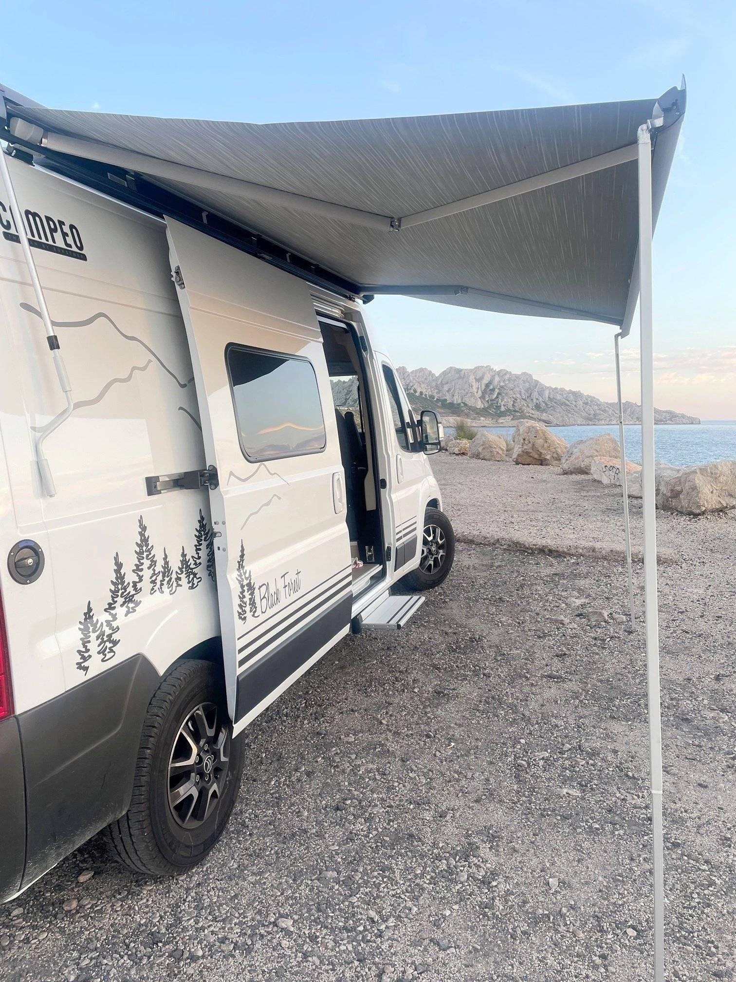 Bürstner Campeo Black Forest