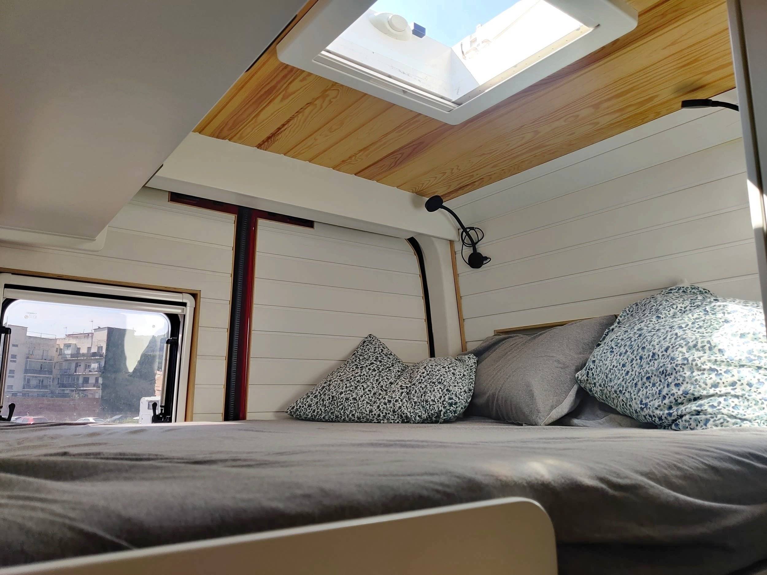 CAMPER ATTITUDE MAN TGE