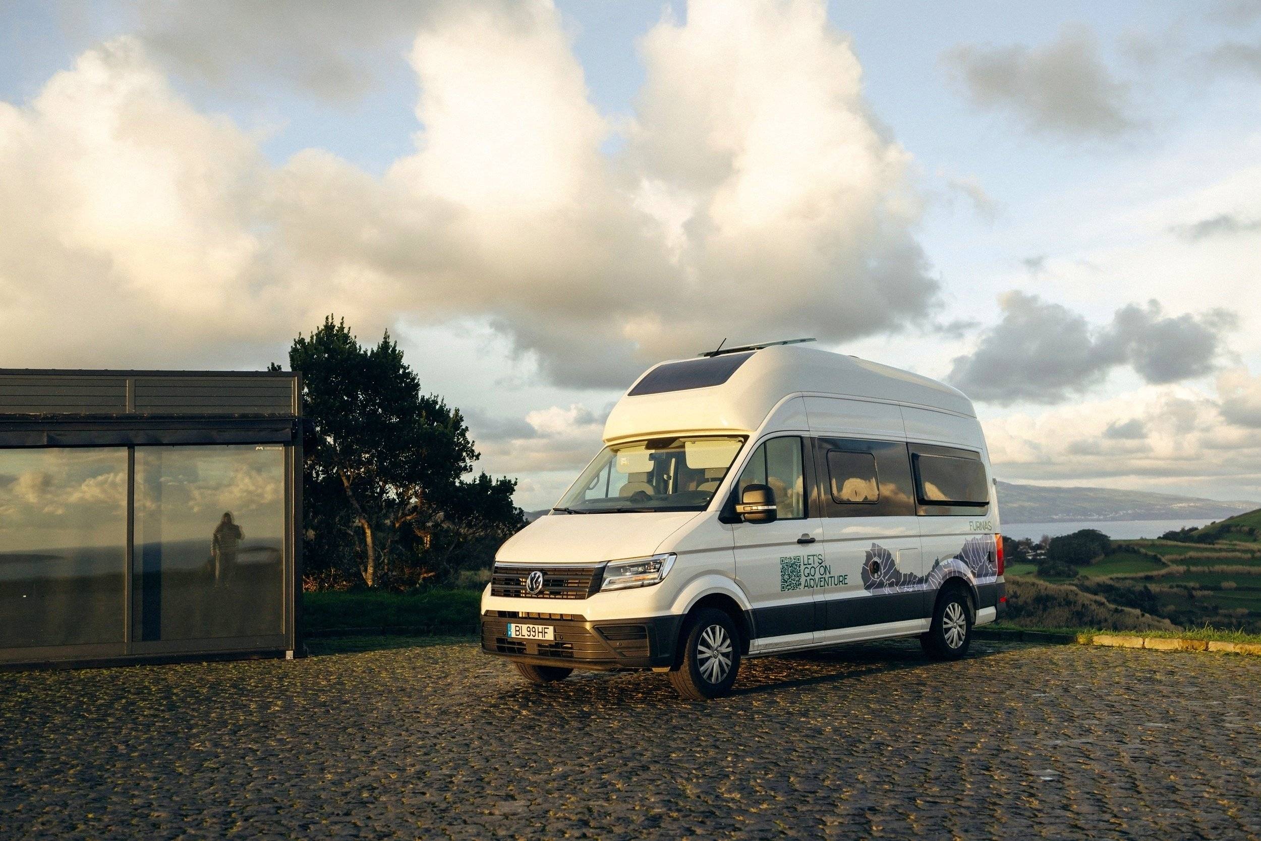 Vista frontale a ¾ Volkswagen Volkswagen Grand California - Yescapa