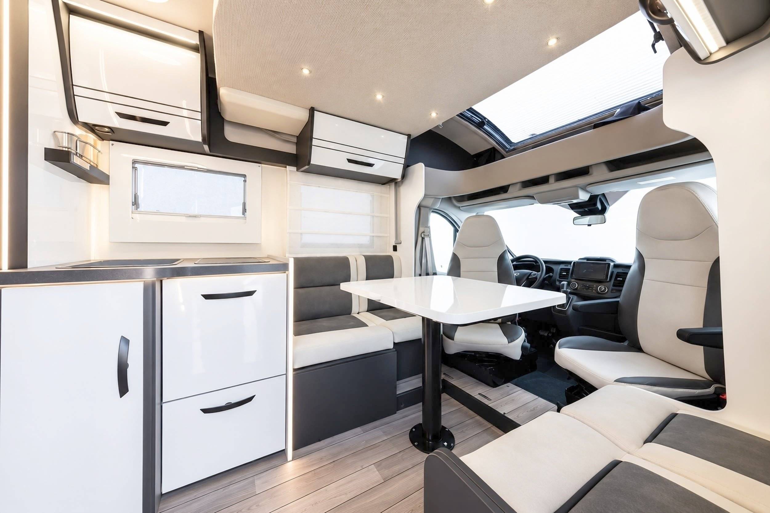 Dinette Ford Transit 2,0 l 170 ch - Yescapa