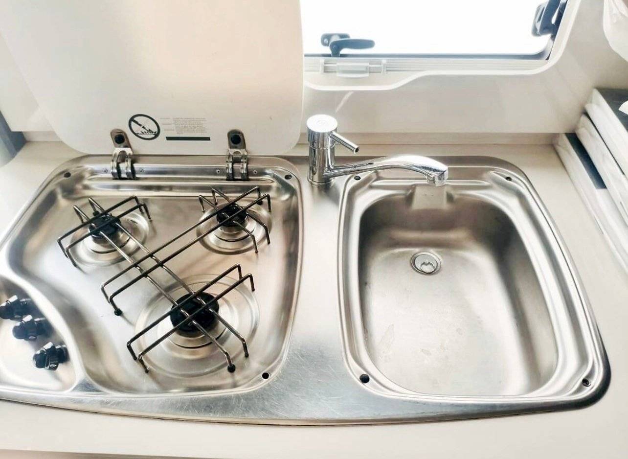 Angolo cucina Fiat - Yescapa