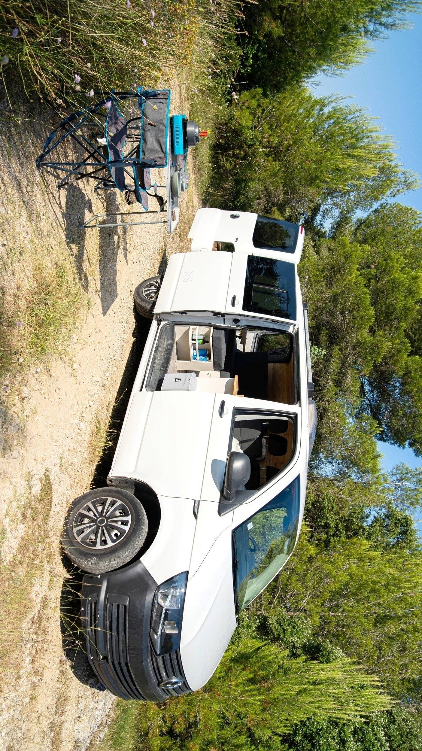 Vista frontale a ¾ Volkswagen T6 2 l 102 ch - Yescapa