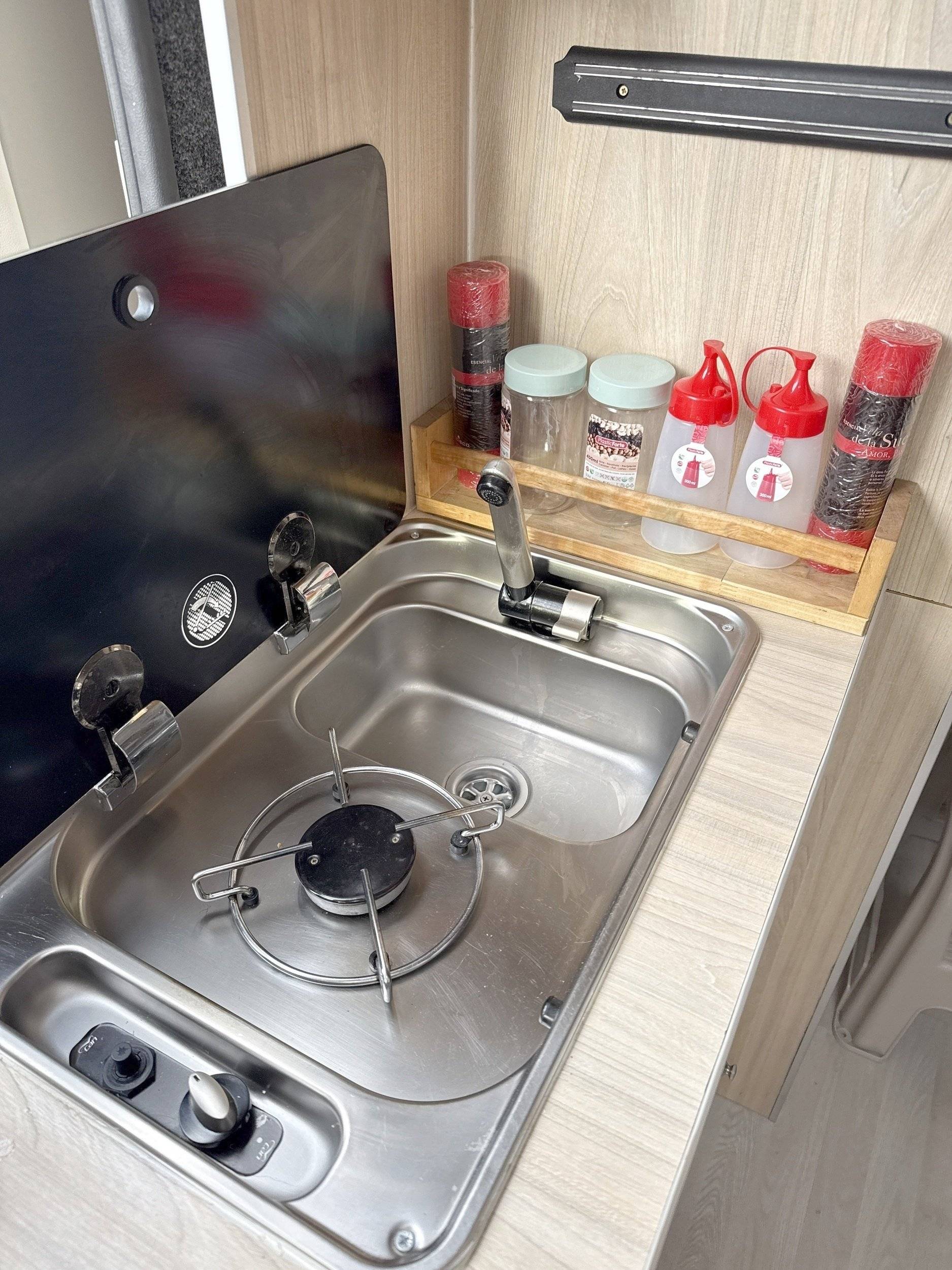 Kitchen Peugeot Boxer 2,2 l hdi 130 ch - Yescapa