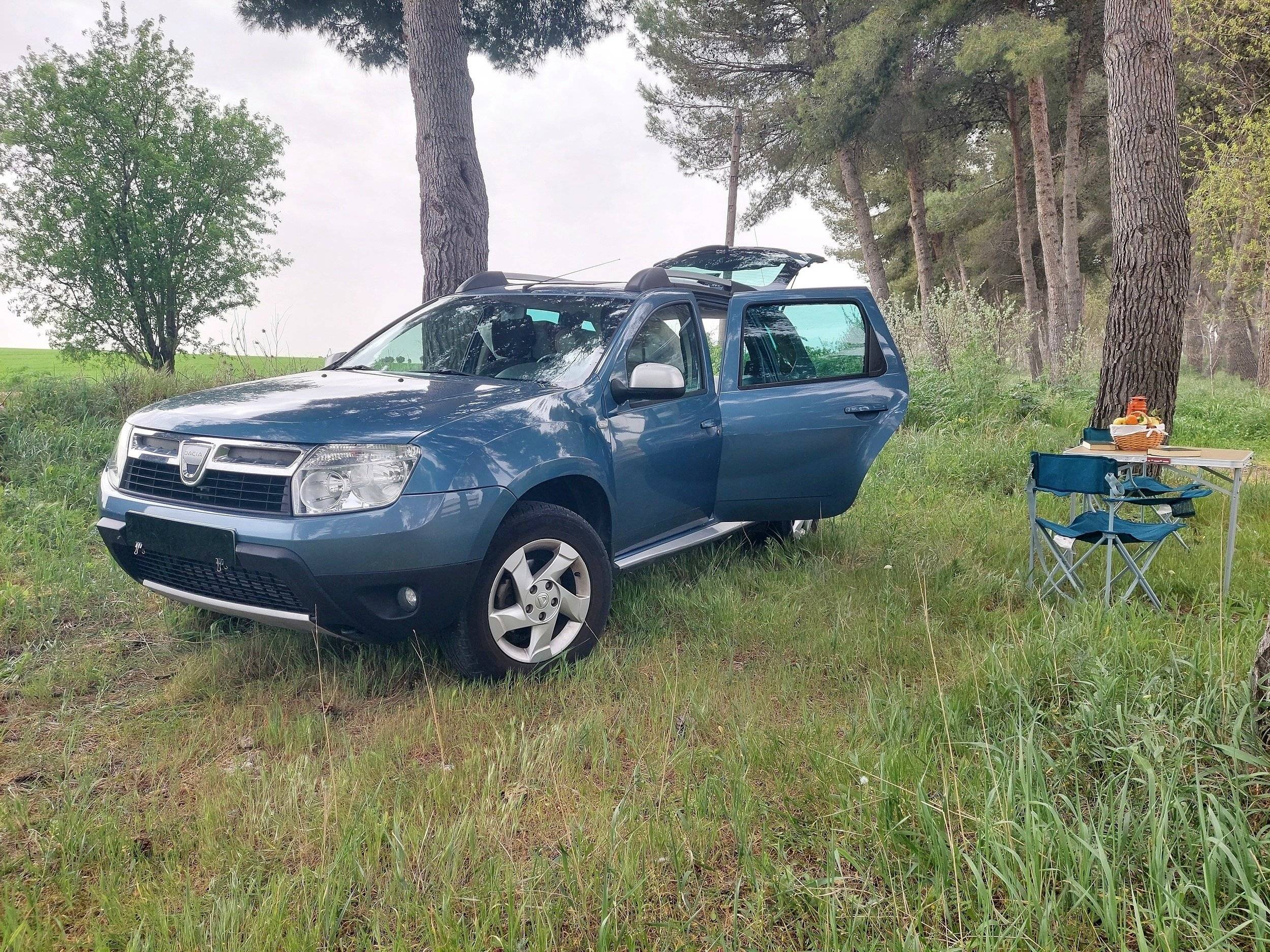 Vista frontale a ¾ Dacia Dacia Duster (2) 1.5 dCi 4X4 - Yescapa