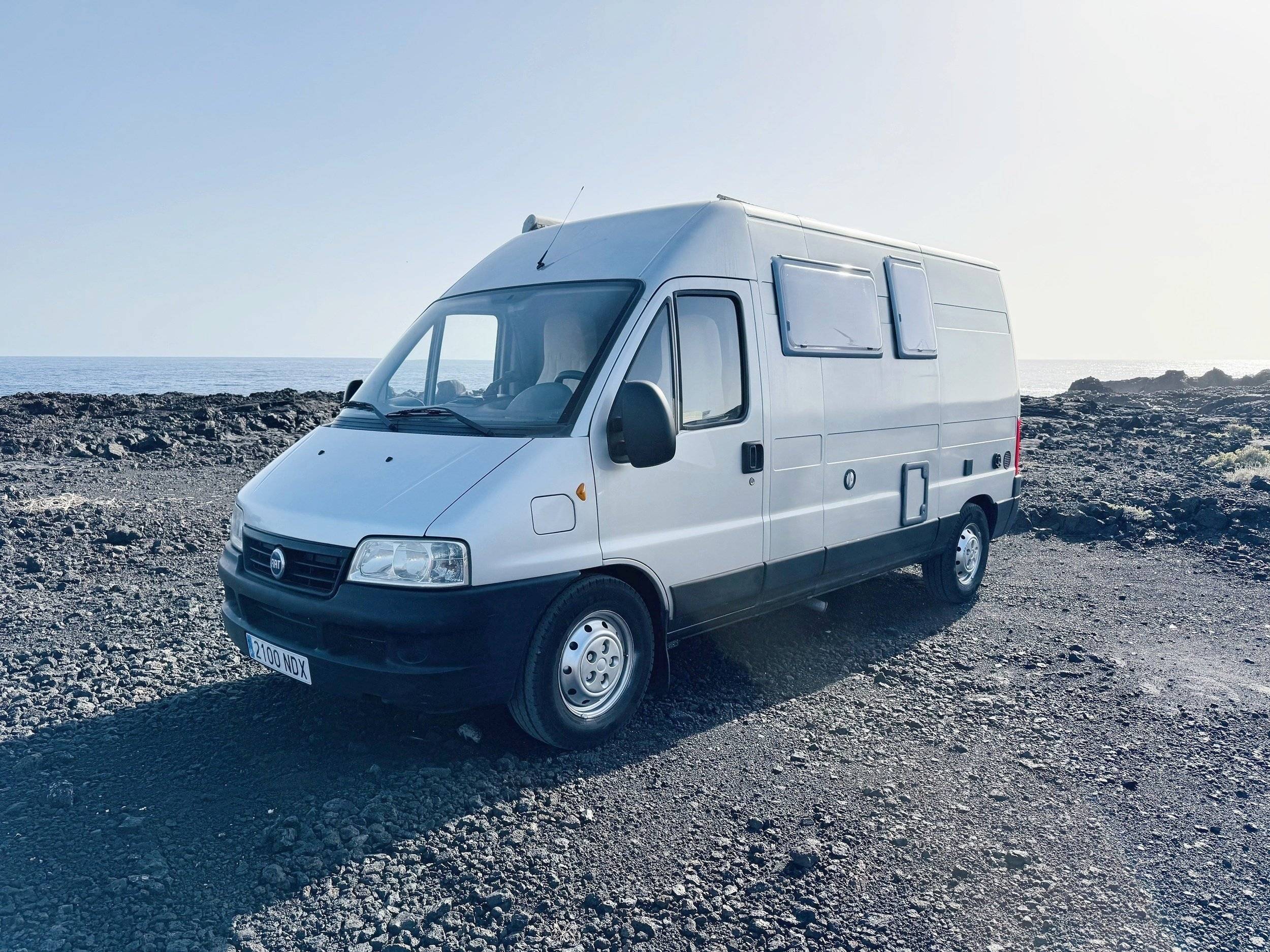 Vue avant de 3/4 Fiat - Yescapa