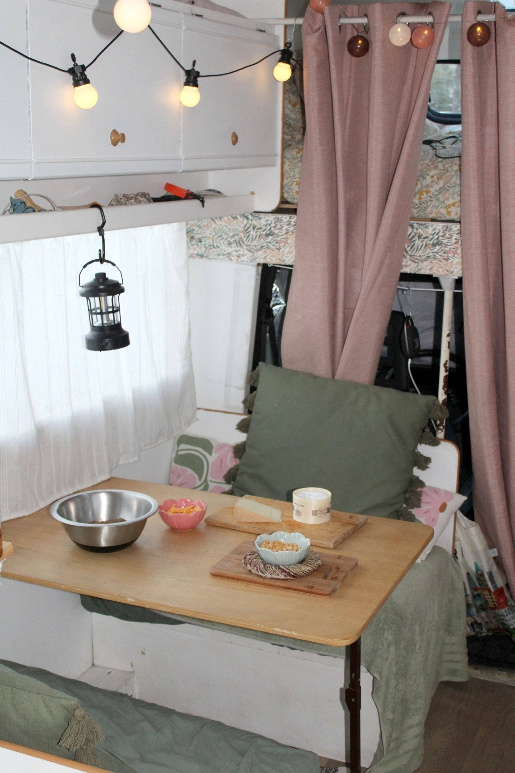 Área de jantar Fiat 1,9 TD - Yescapa