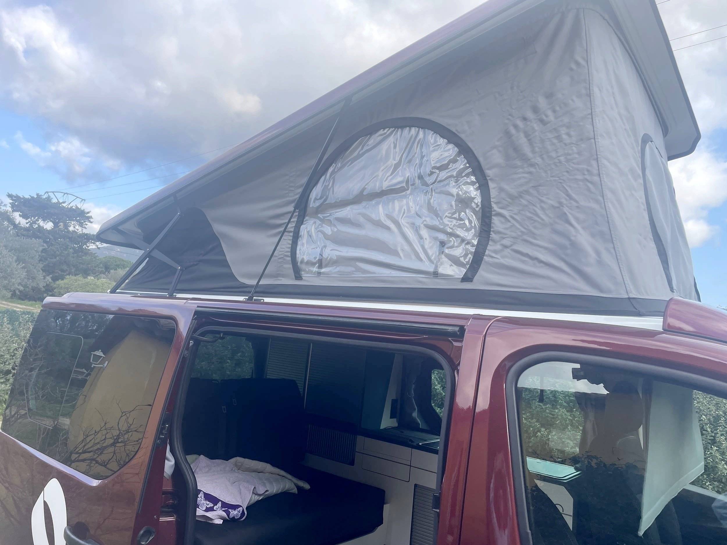 Couchages Renault Trafic 2,5 l 150 ch - Yescapa