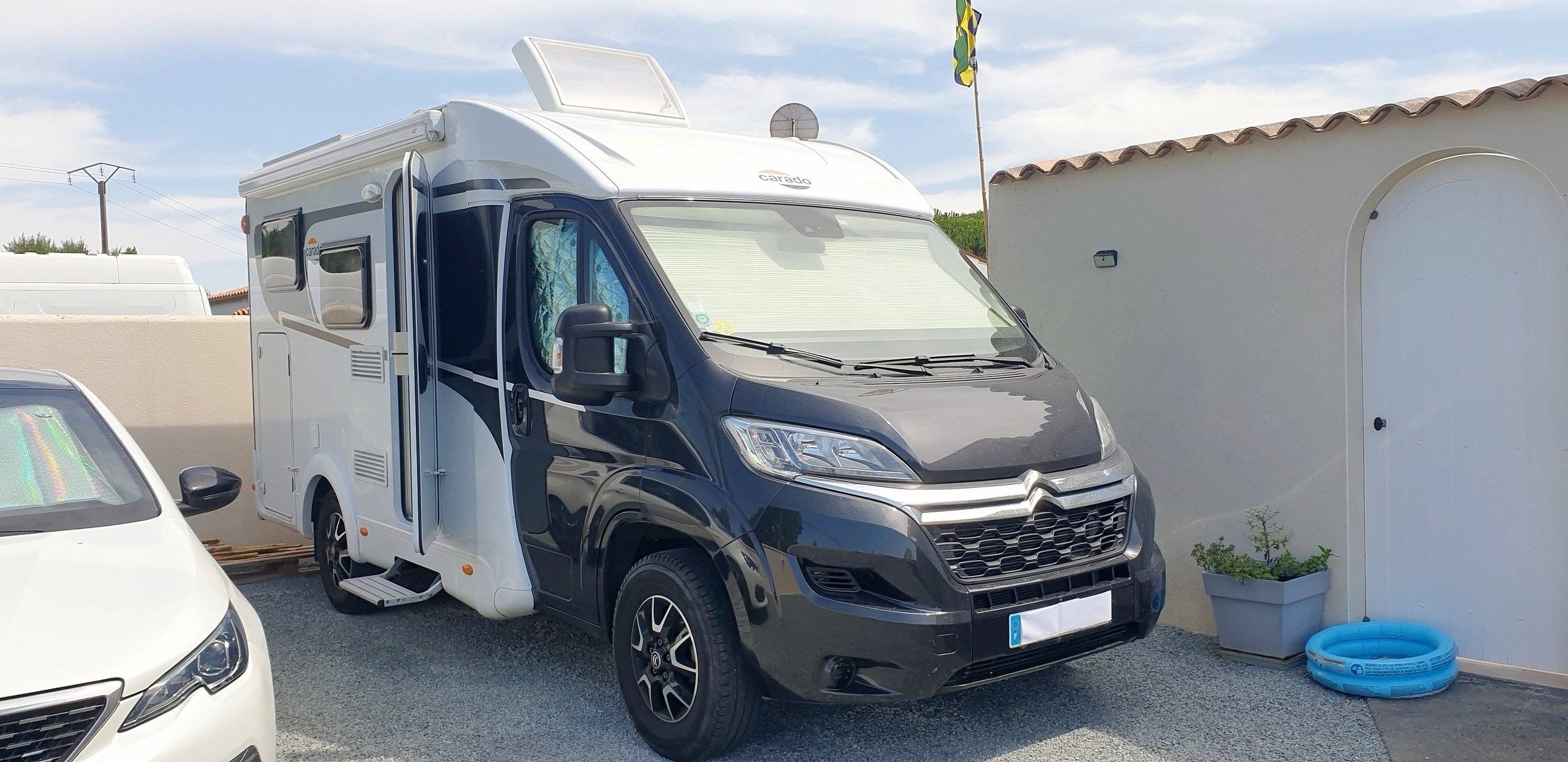 Vista de 3/4 Citroën Jumper 2,0 l 110 ch - Yescapa