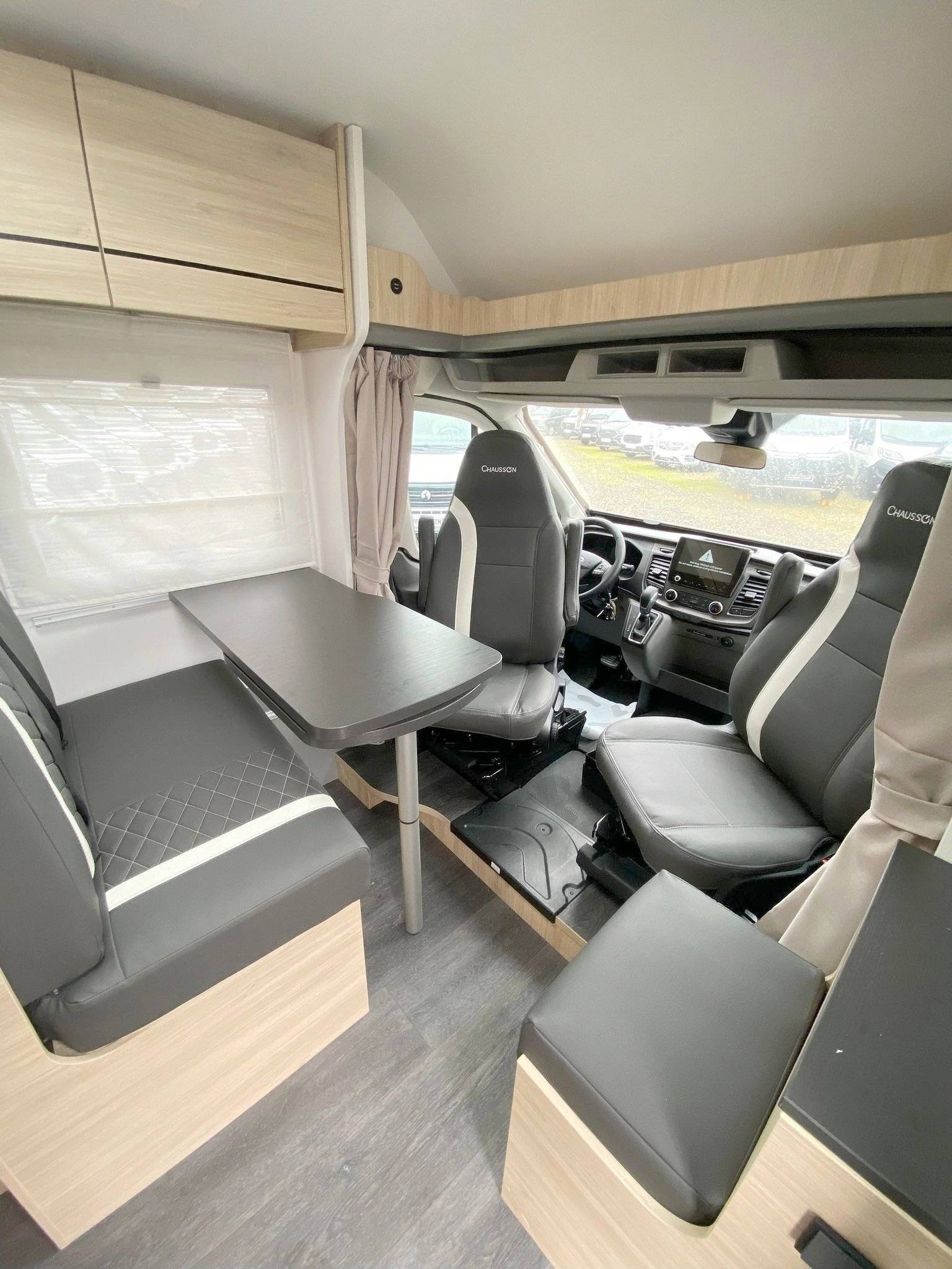 Dinette Ford - Yescapa