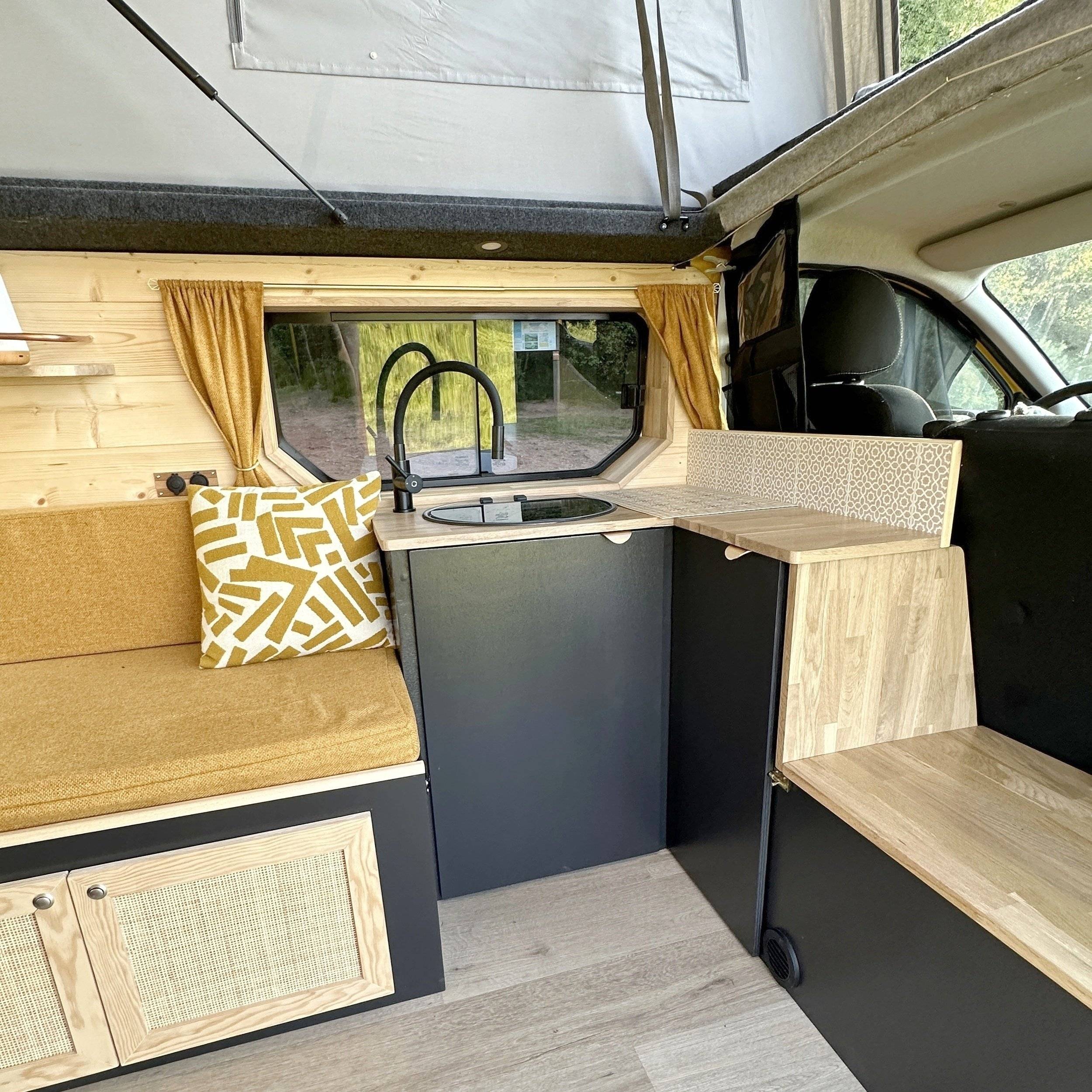 East Van RENAULT TRAFIC