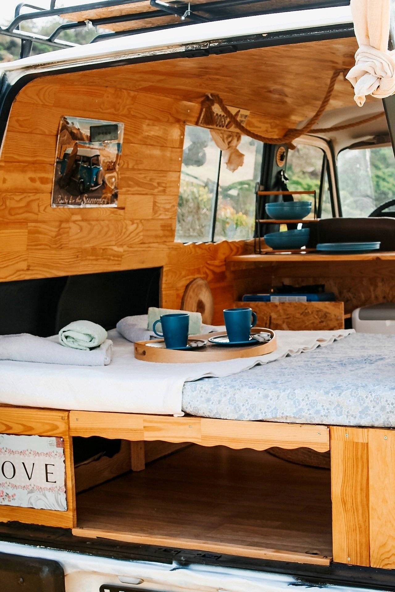 Car Caravane Ford transit