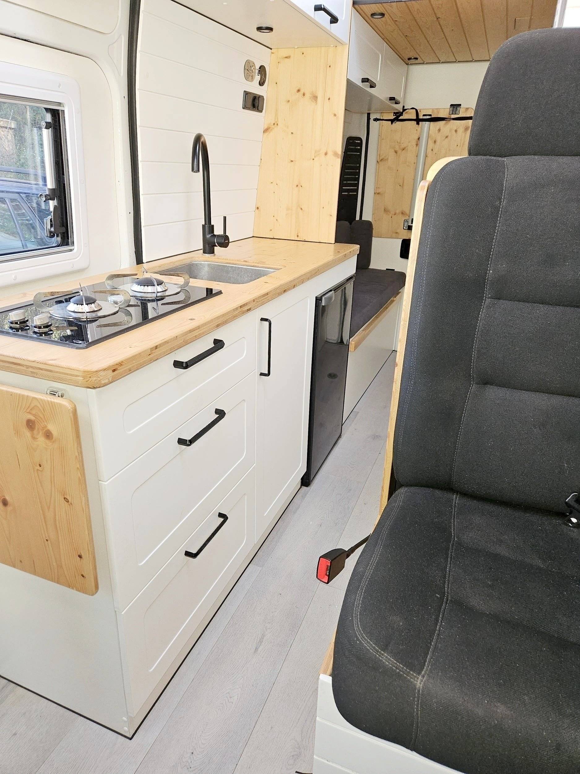 Kitchen Peugeot Boxer 2,0 l 130 ch - Yescapa