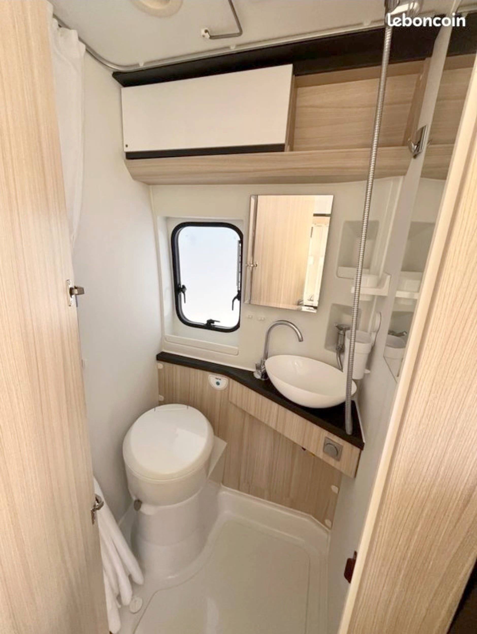 Adria 600 spb twin family