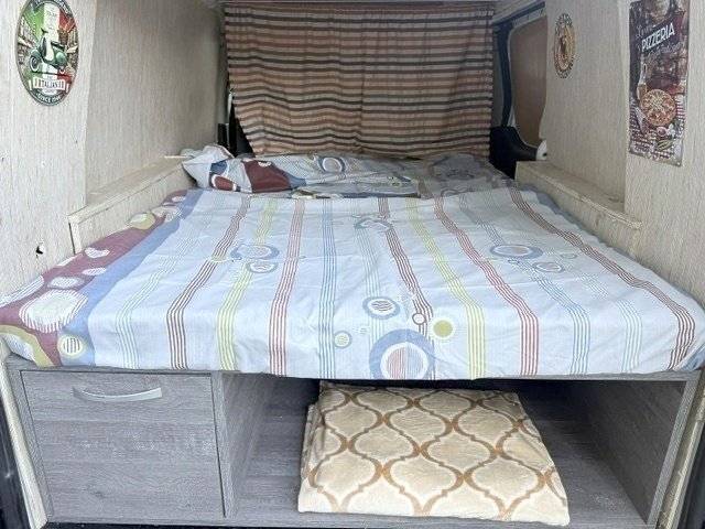Área de jantar Citroën Berlingo - Yescapa