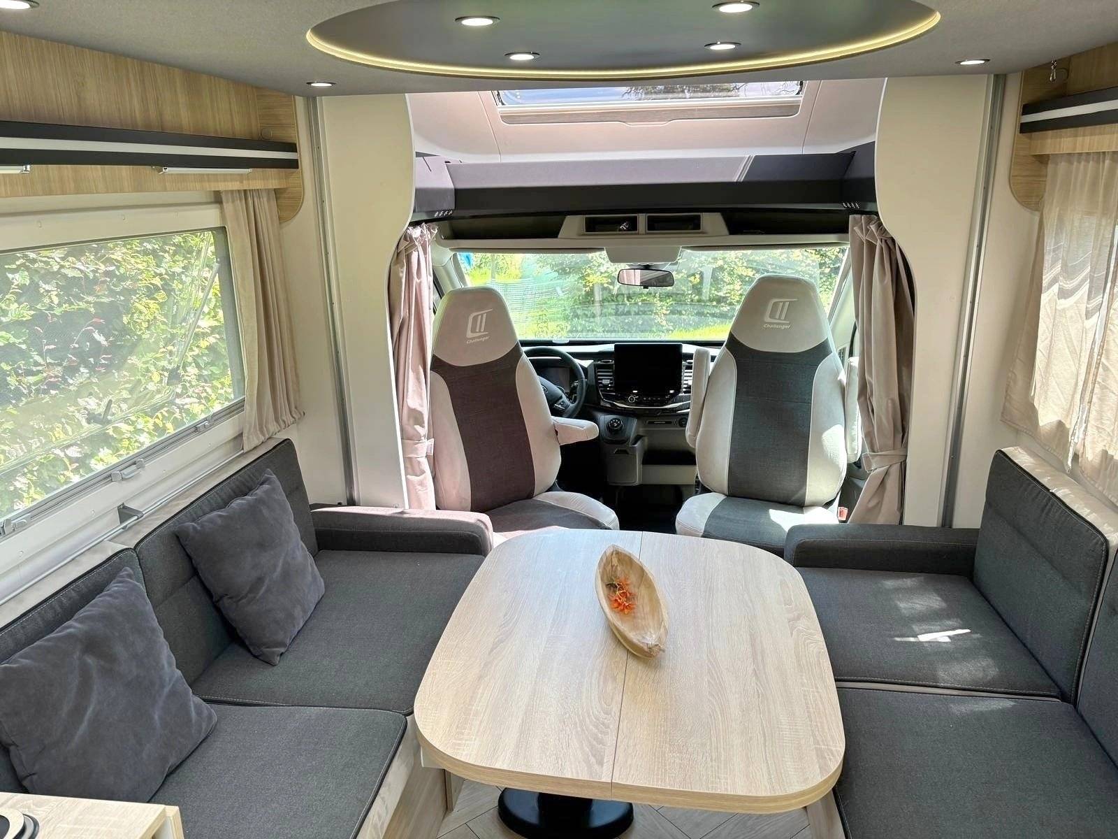 Challenger 380 etape edition