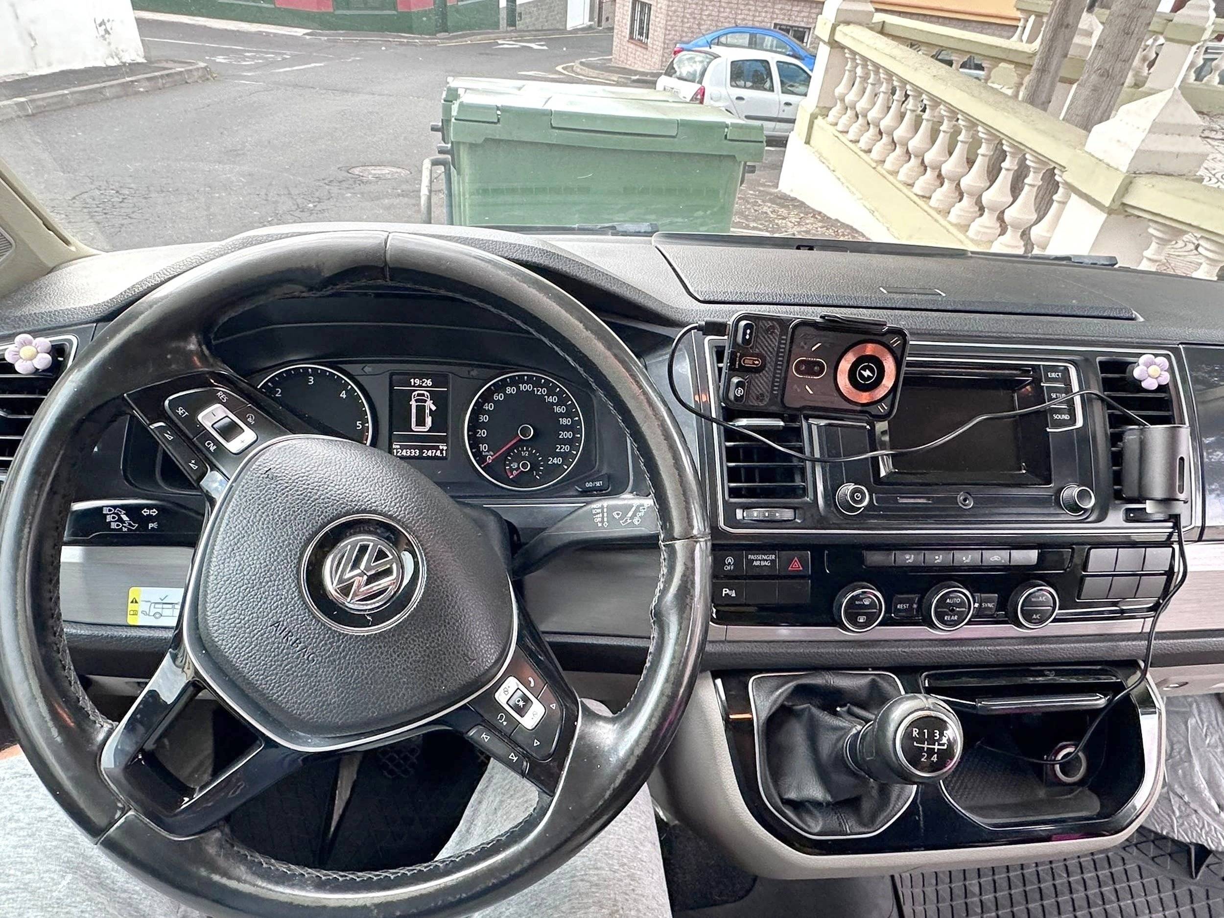 Volkswagen T6 California Coast