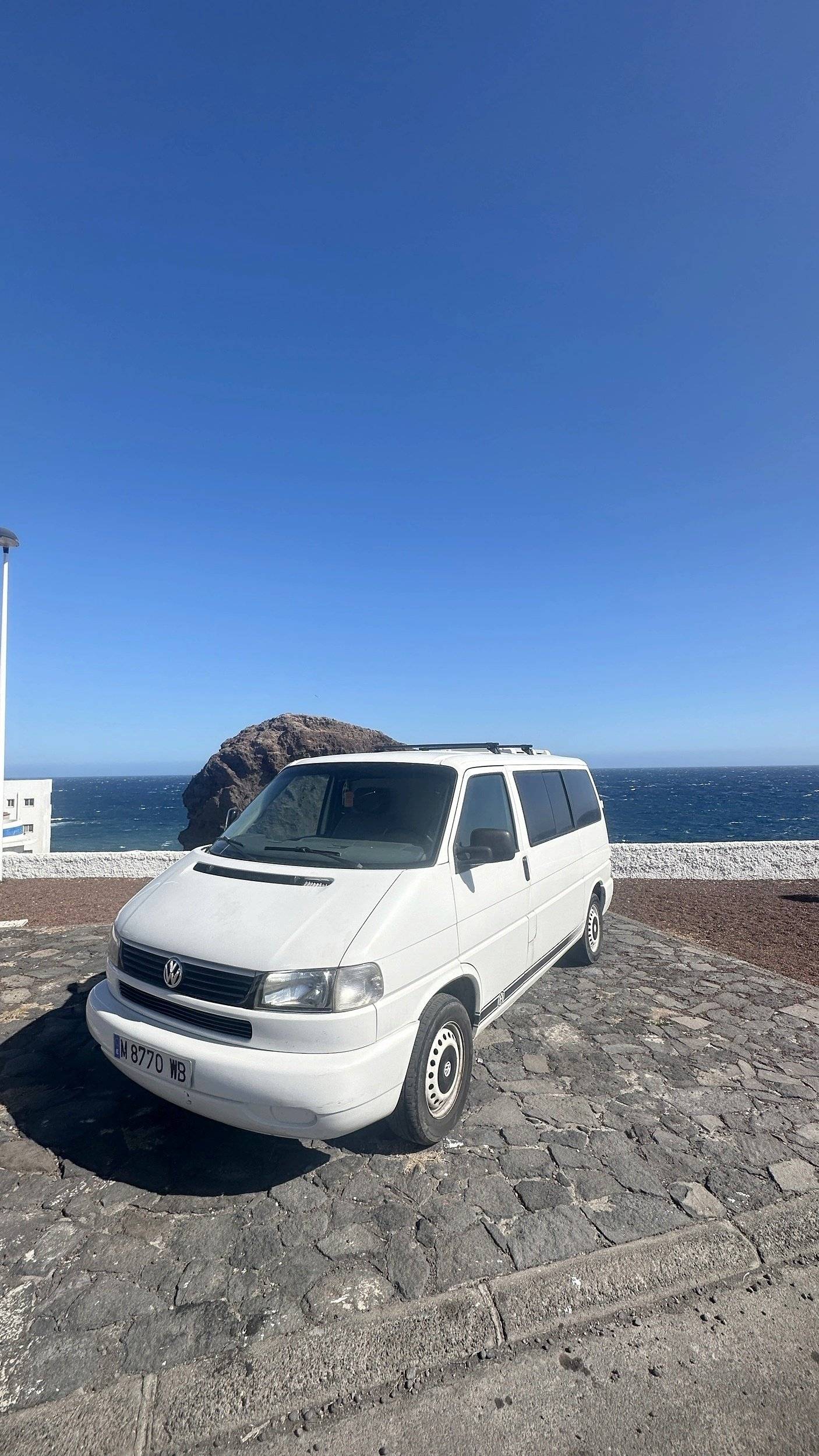 Front view from 3/4 Volkswagen 2,5l TDI 130 ch - Yescapa