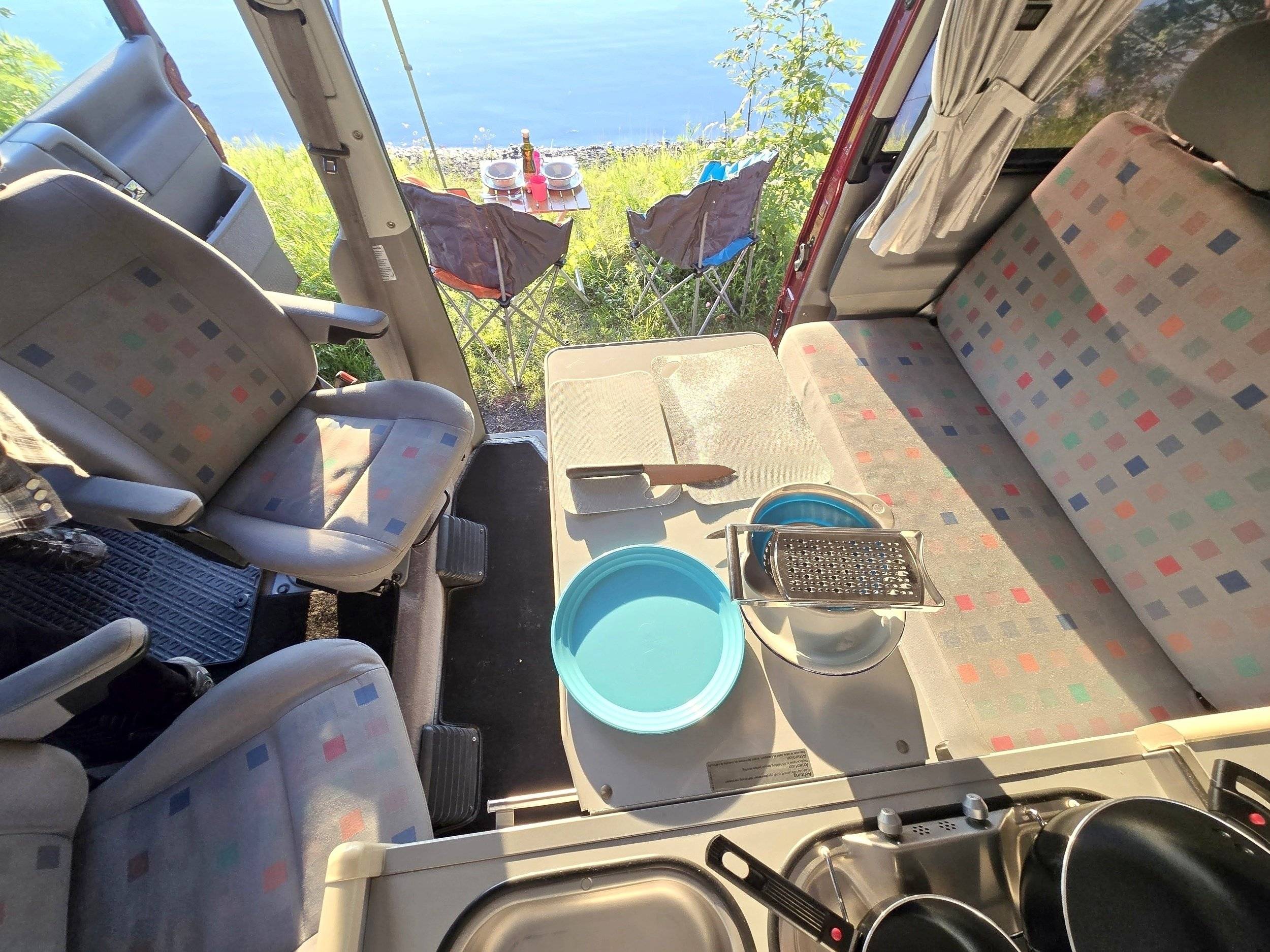 Dining Area Volkswagen T4 California Coach - Yescapa