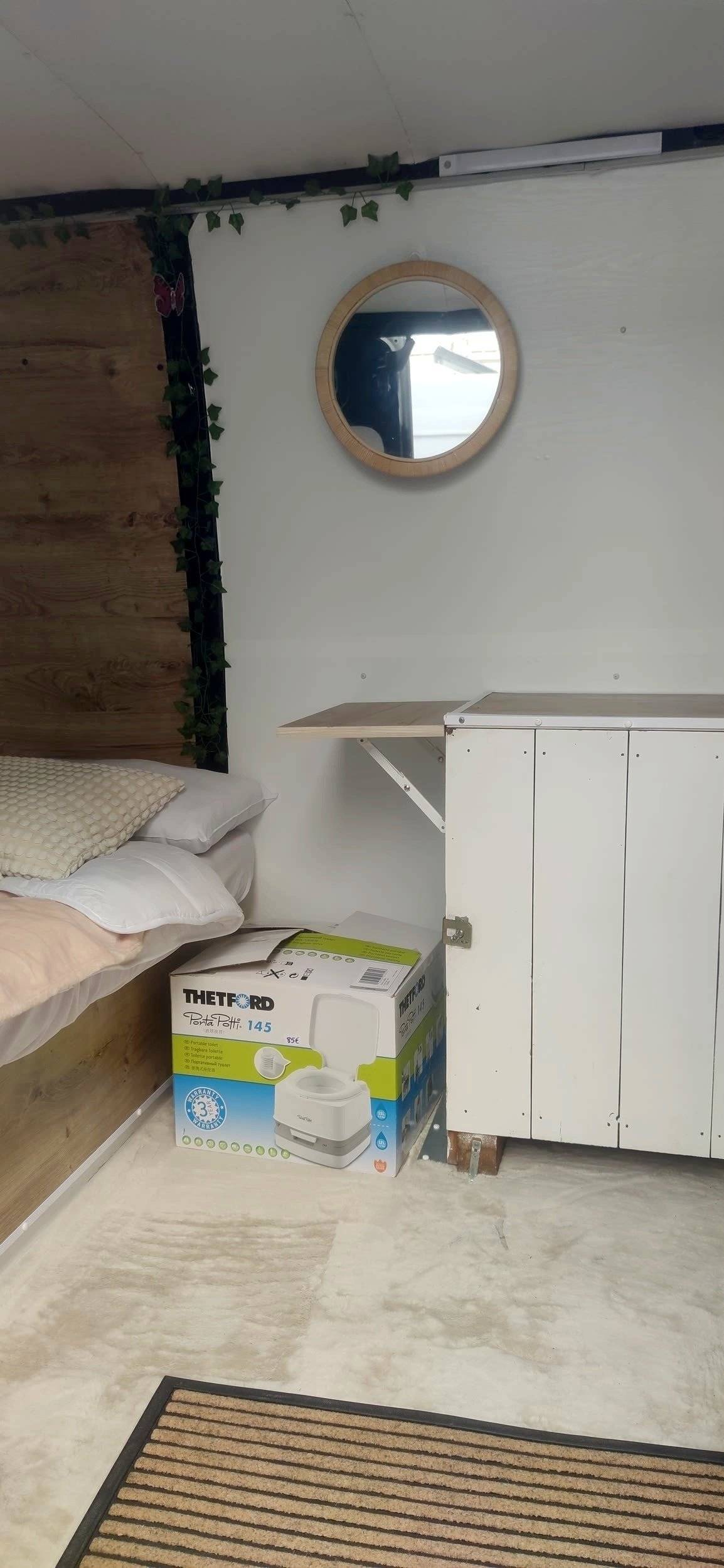 Dining Area Renault 2,3 l 125 ch - Yescapa