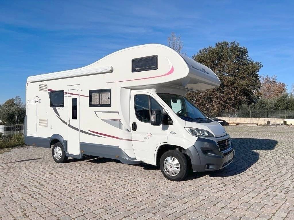 schräge Vorderansicht Fiat Fiat ducato - Yescapa