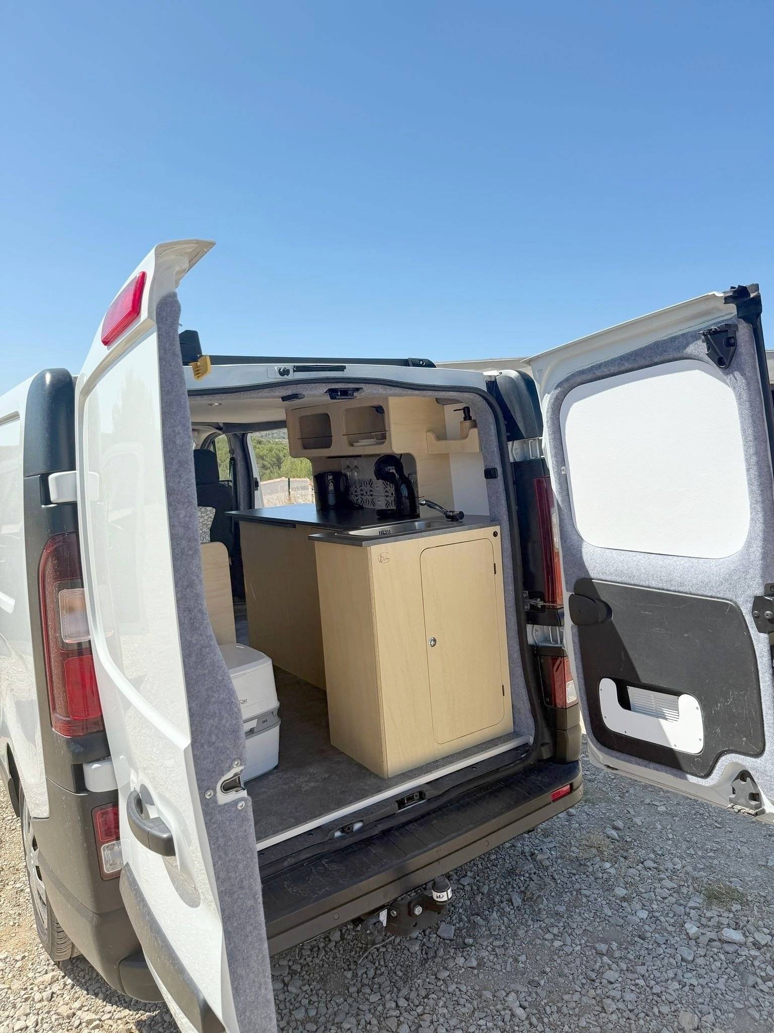 Aménagement personnel RENAULT TRAFIC III 145 GRAND CONFORT ENERGY