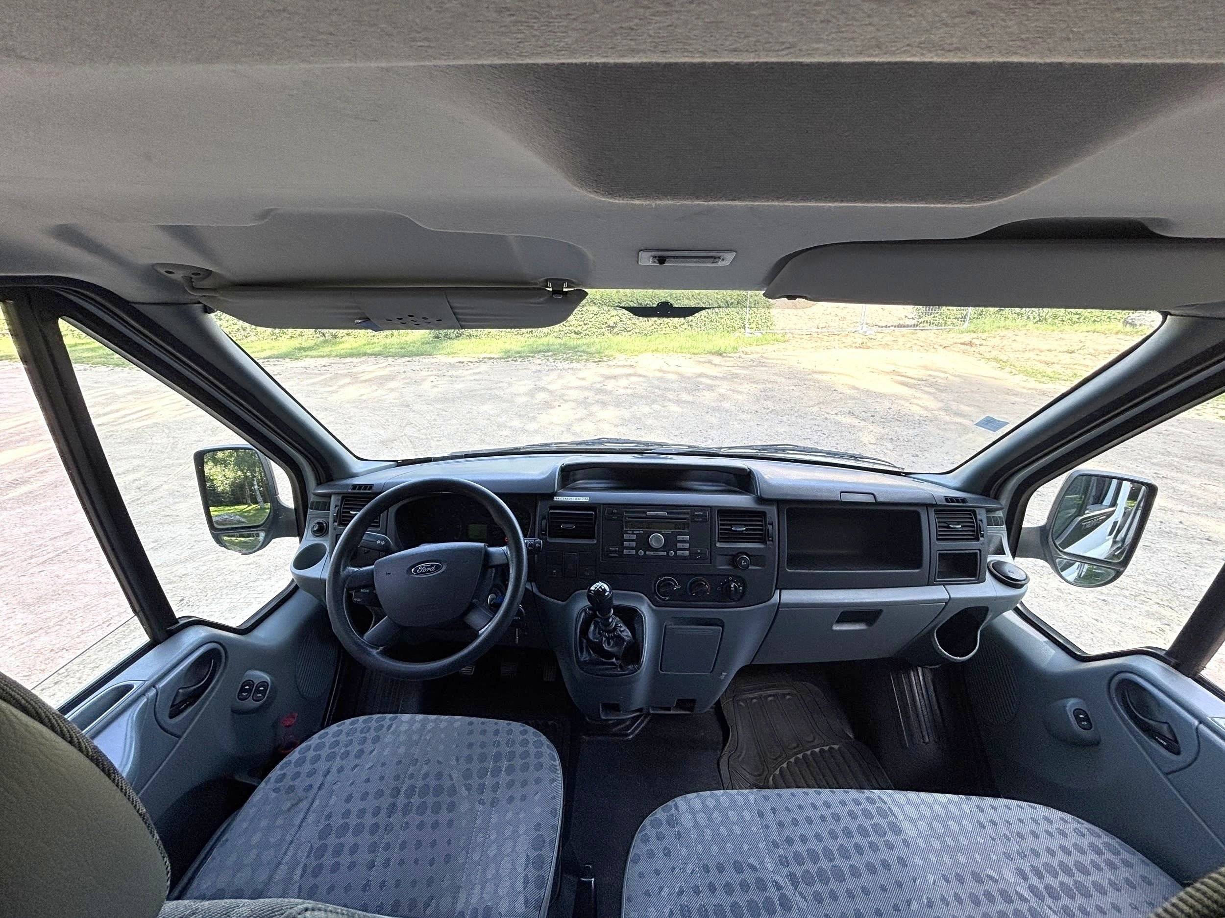 Eethoek Ford Transit 2,2 l 115 ch - Yescapa