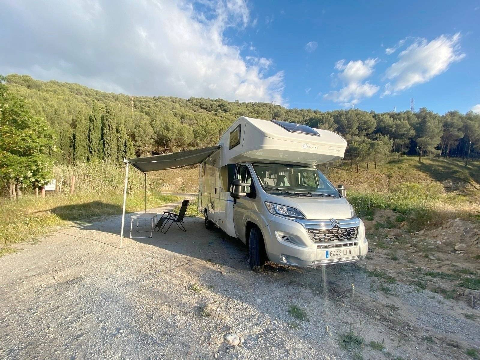 Adria Sunliving A75DP