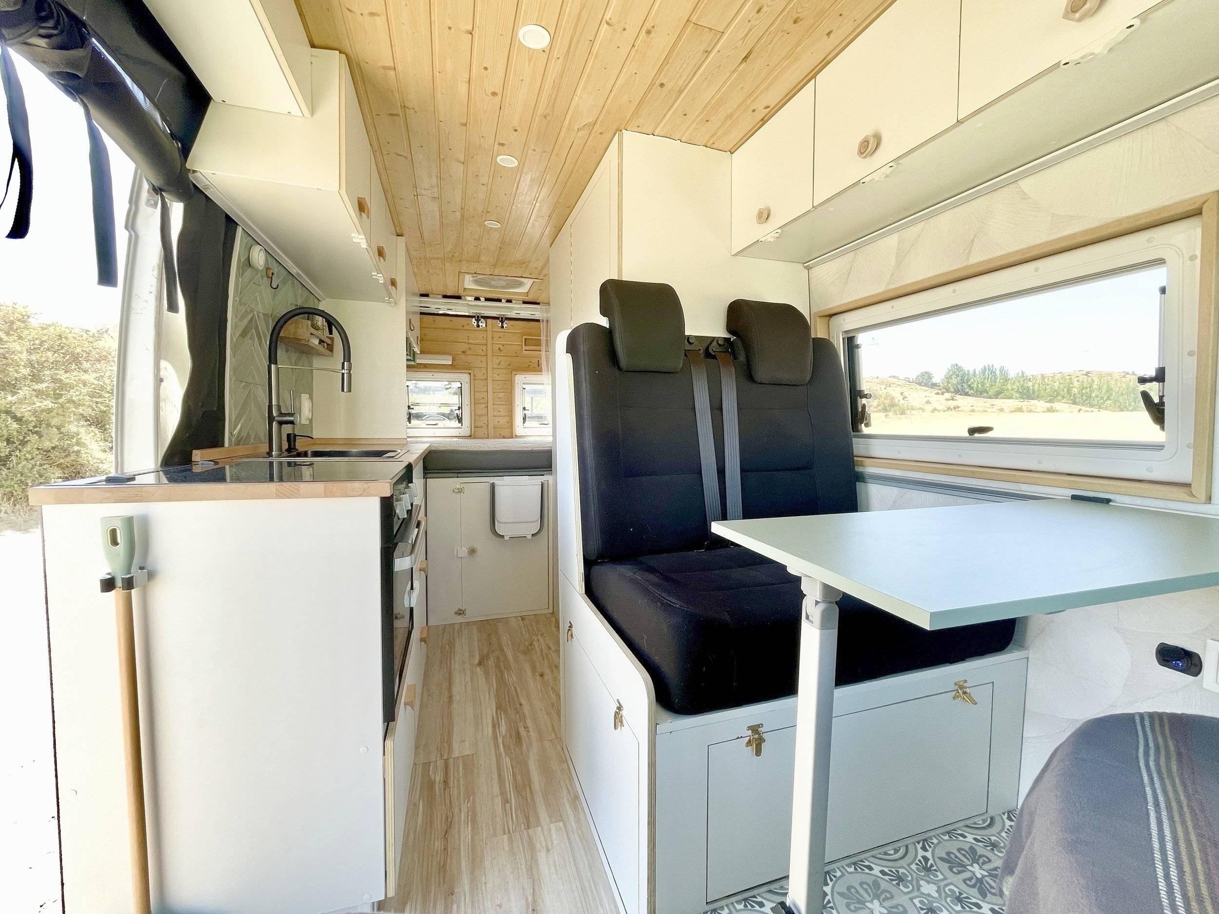 Dining Area Fiat FIAT DUCATO - Yescapa