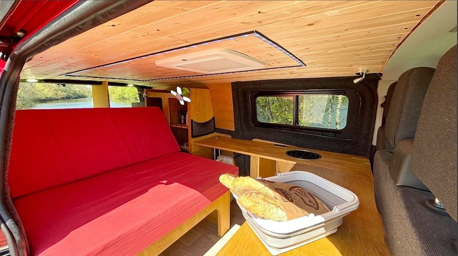 Dinette Ford - Yescapa