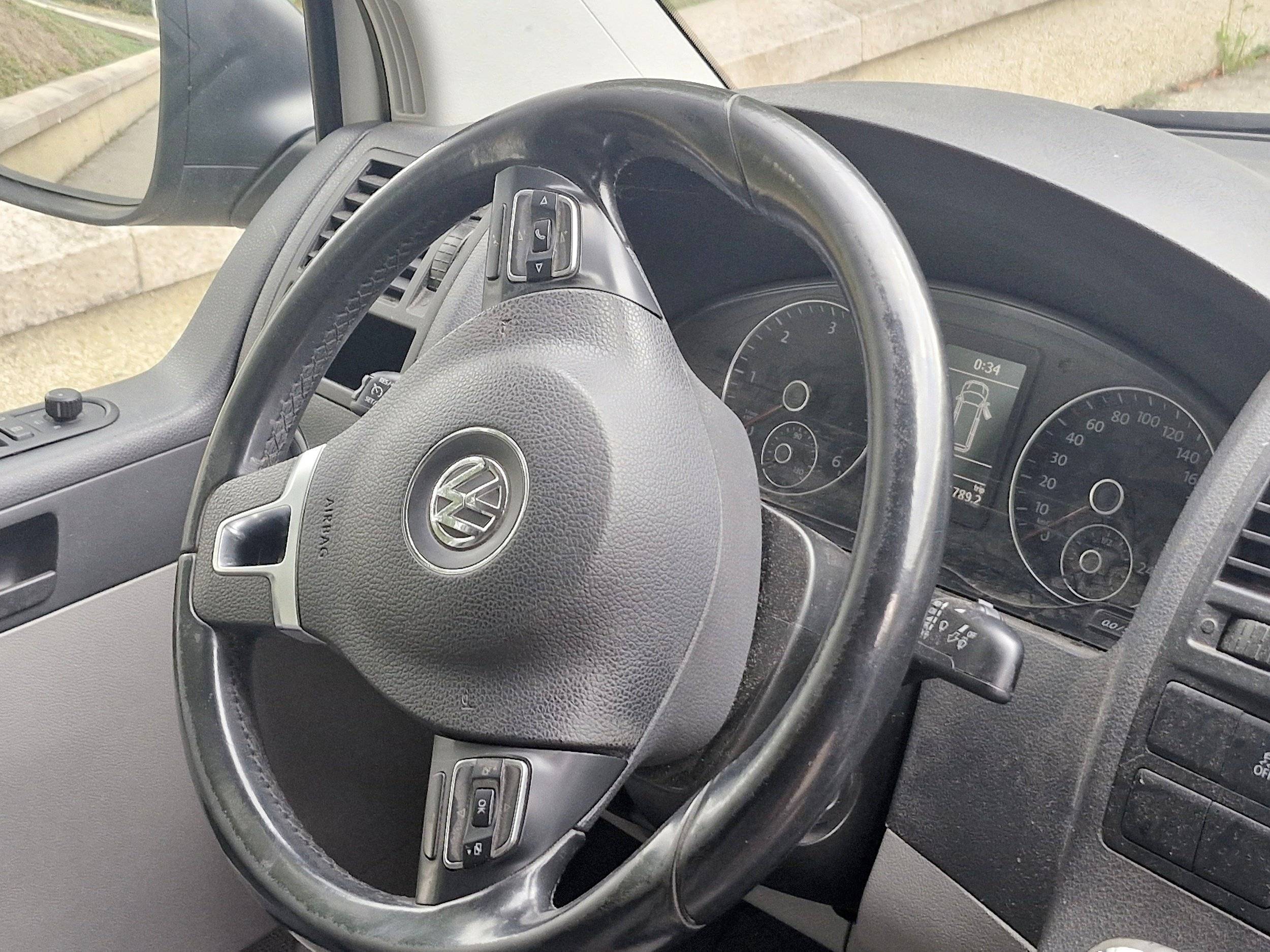 Poste de conduite Volkswagen - Yescapa