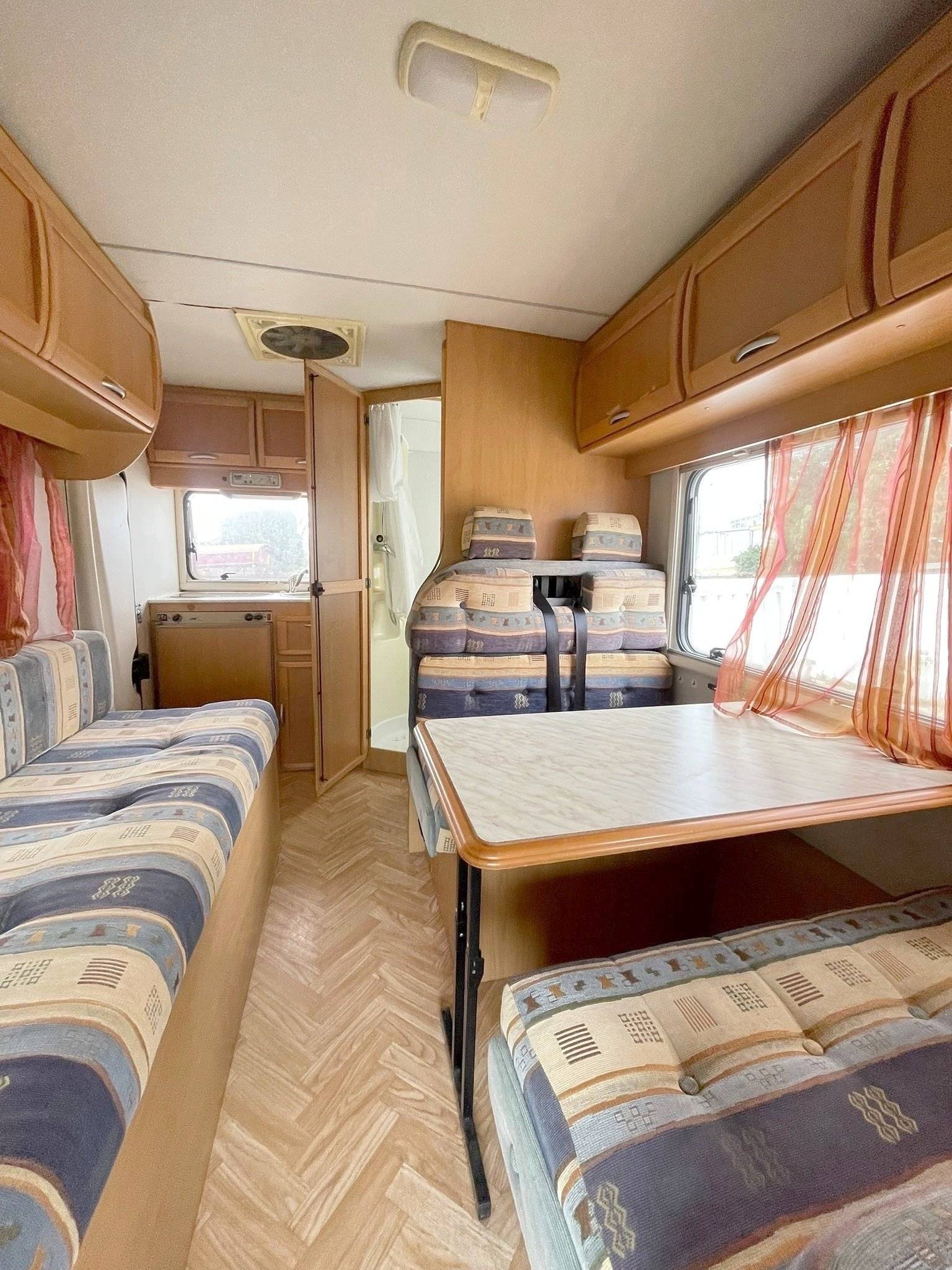 Coin repas Fiat Ducato 2,0 l 100 ch - Yescapa