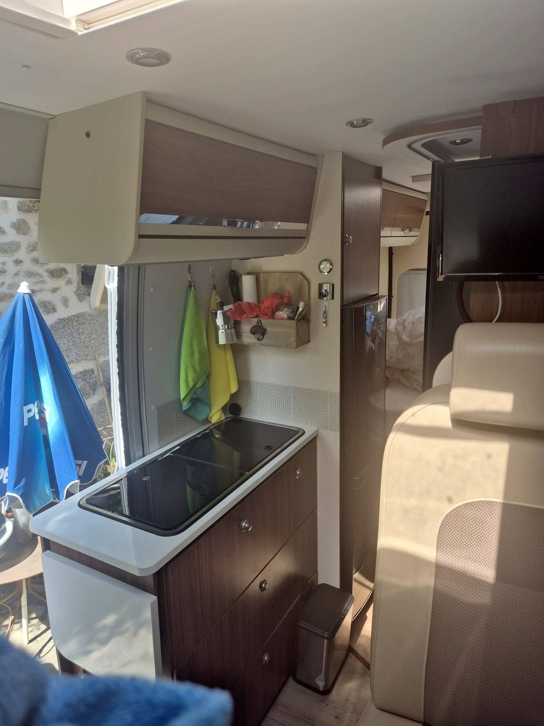 Angolo cucina Fiat Ducato 2,3 l Multijet 130 ch. - Yescapa