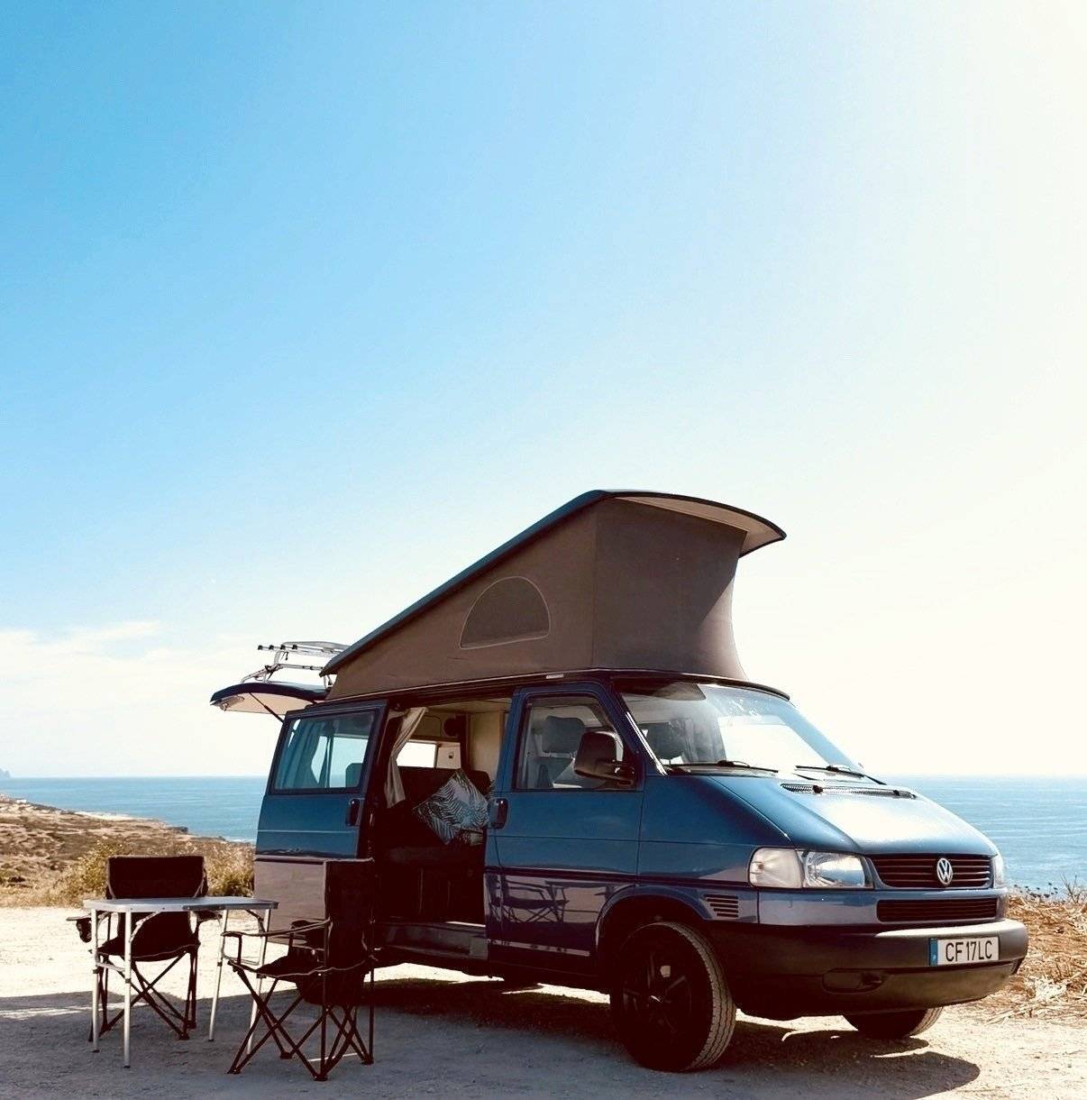 Front view from 3/4 Volkswagen T4 2,5l 102cv - Yescapa