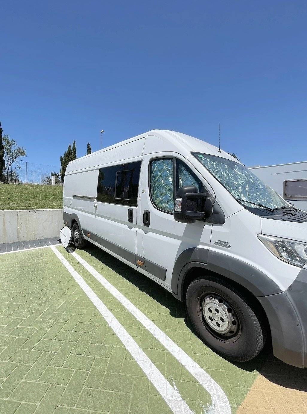 schräge Vorderansicht Fiat Ducato - Yescapa