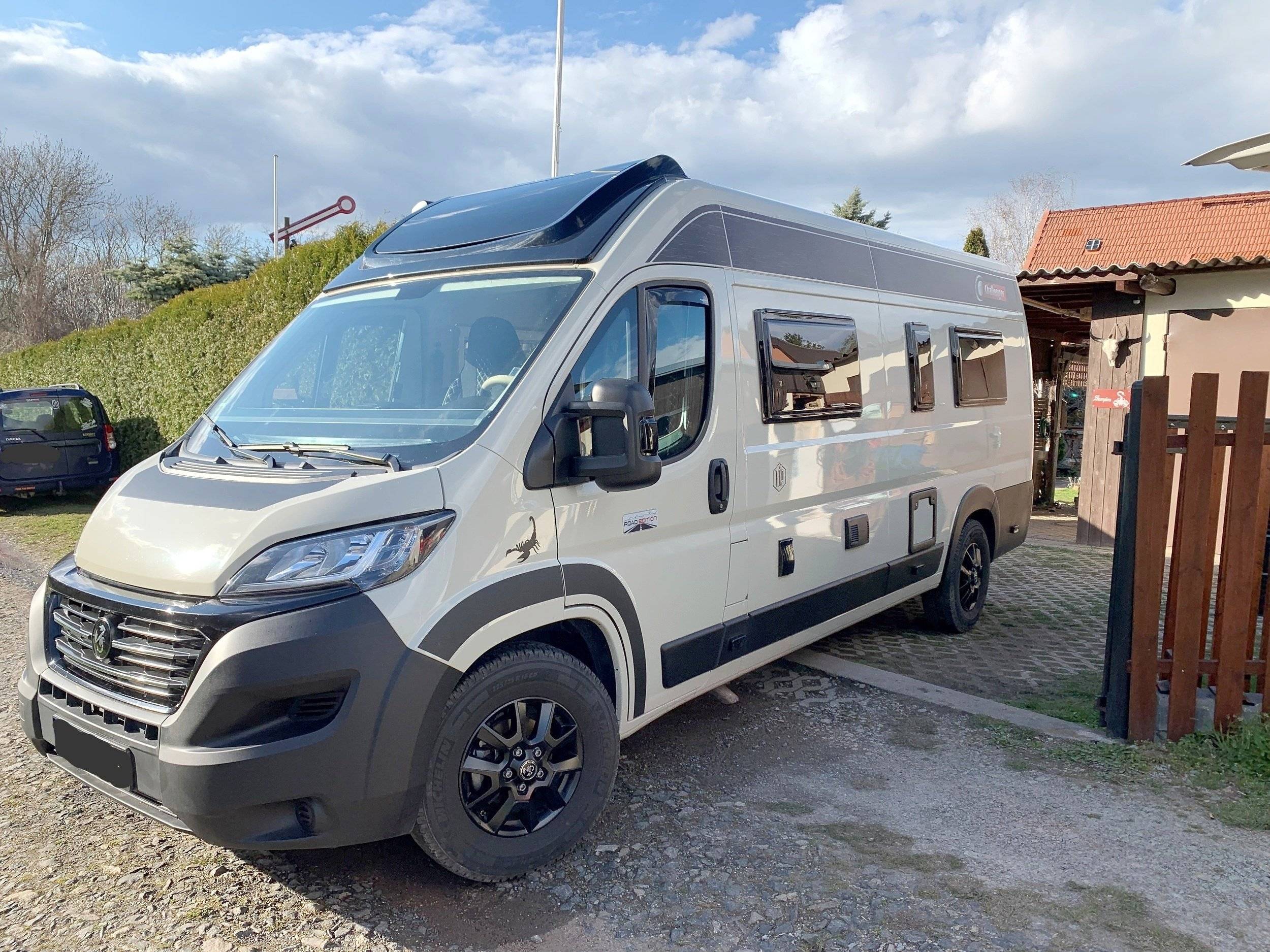 Localización Camper gran volumen Dresden Challenger V 217 V.I.P. 9