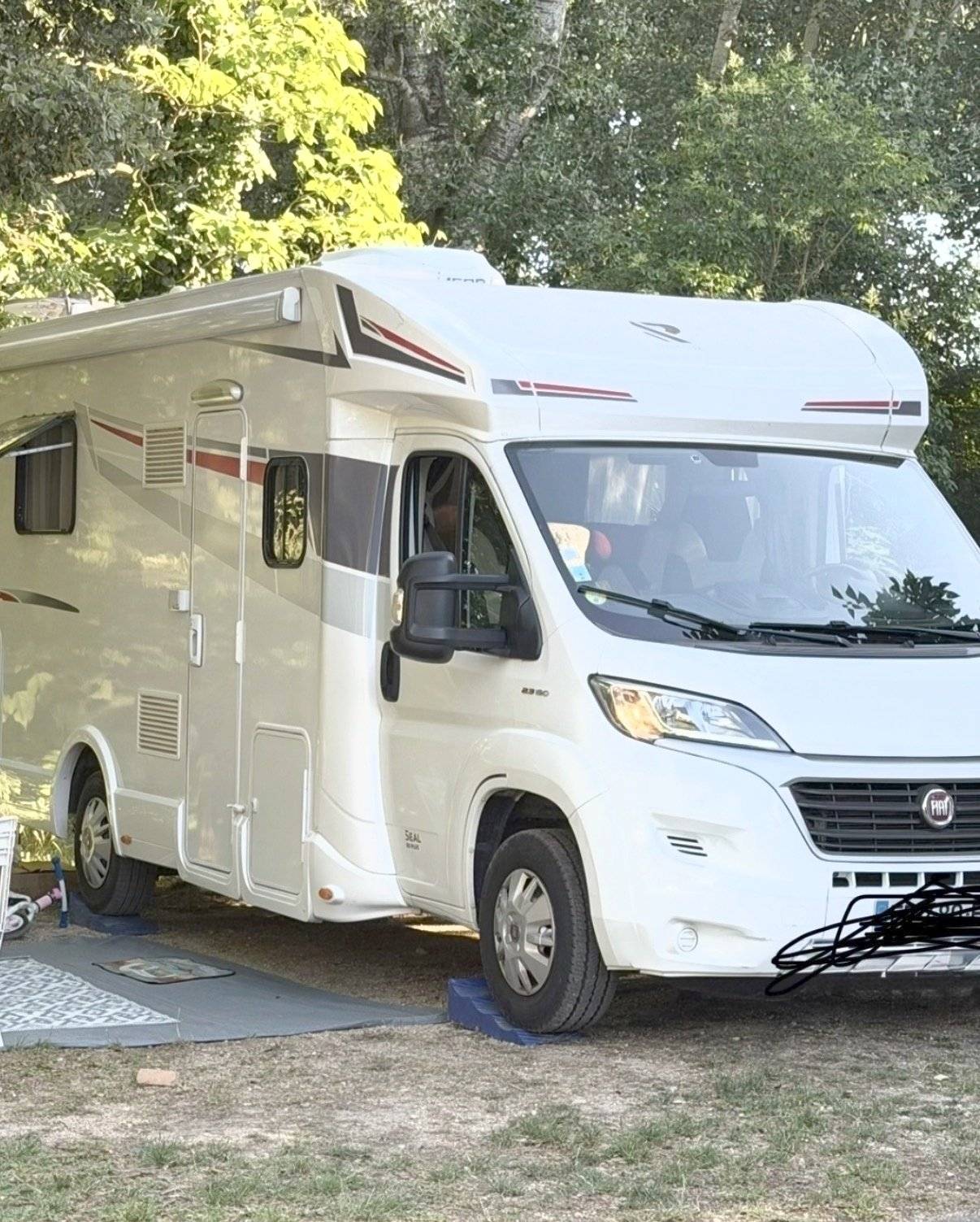 Front view from 3/4 Fiat - Yescapa