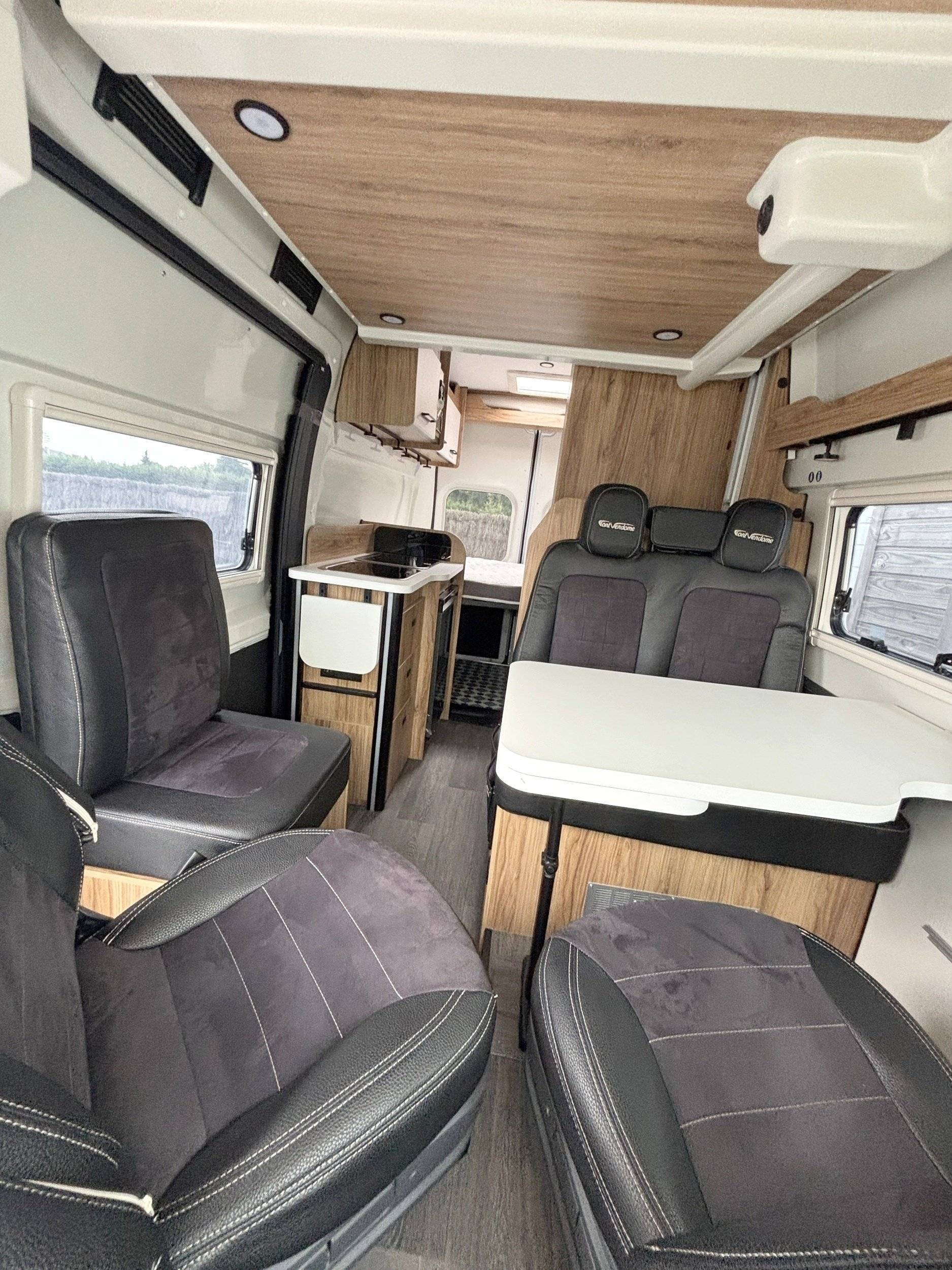 Dining Area Fiat FIAT DUCATO - Yescapa