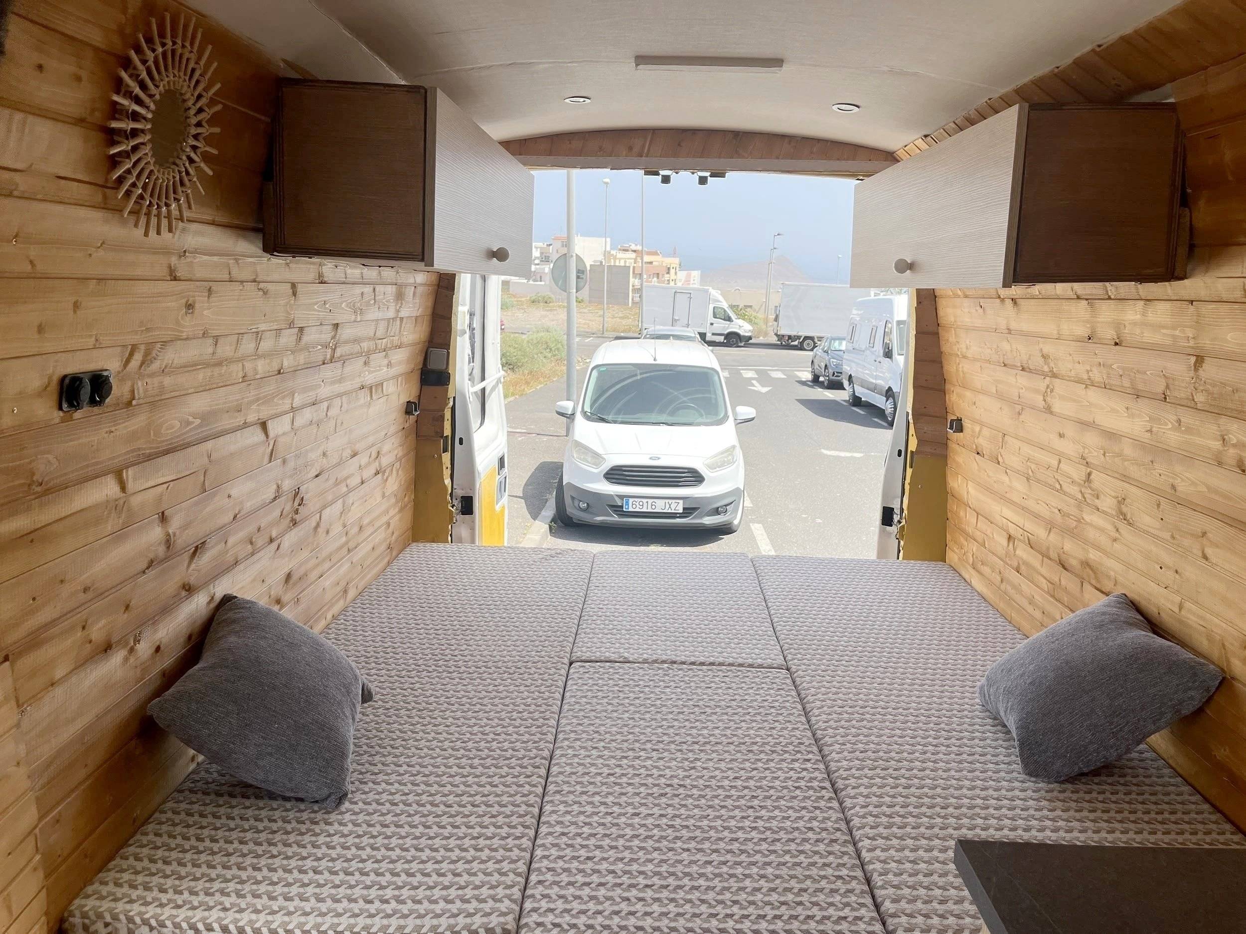 Berth Iveco Daily 2,3 HPI 136 ch. - Yescapa